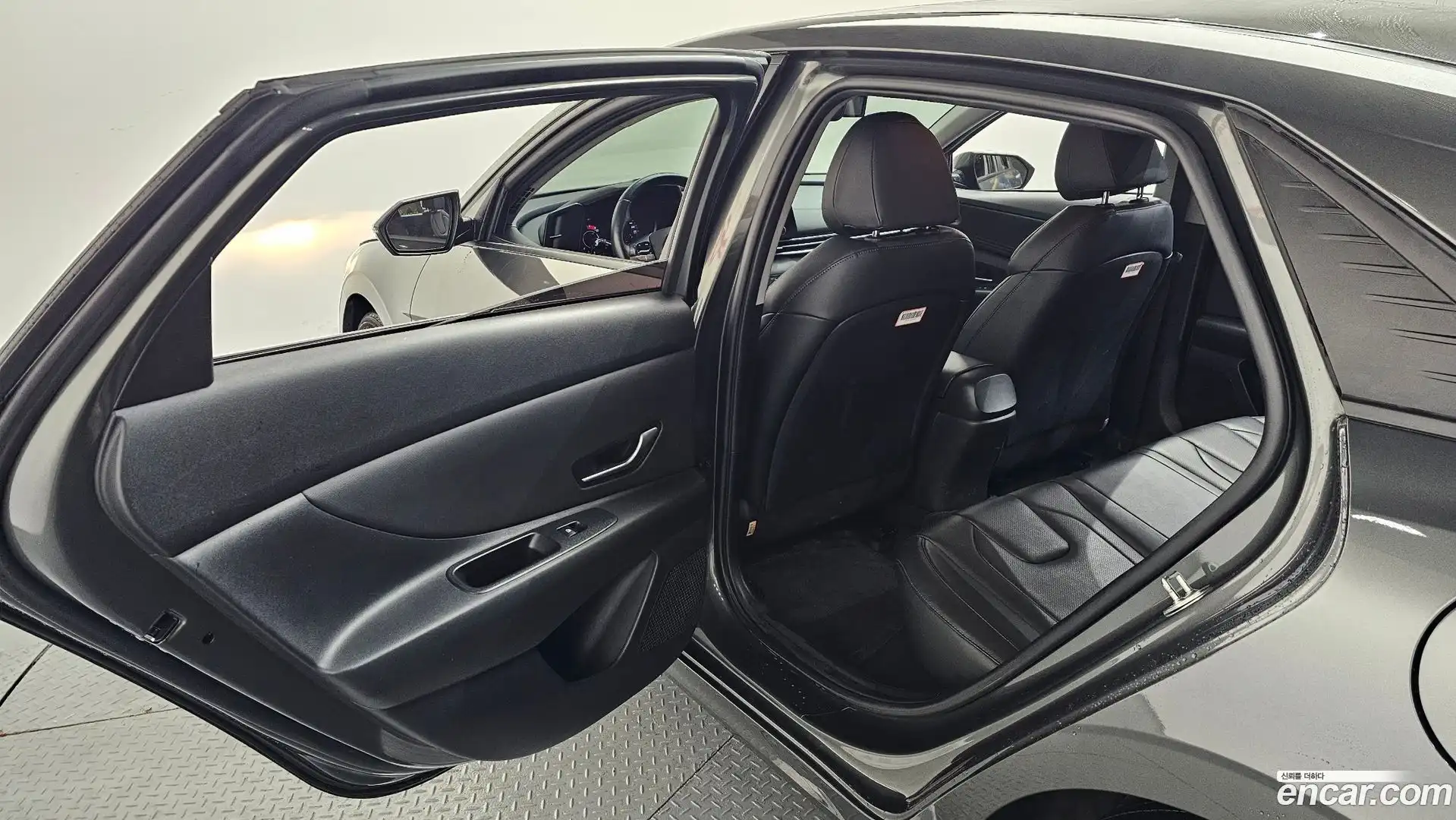 AVANTE Hyundai 2022.0-OPTION-015