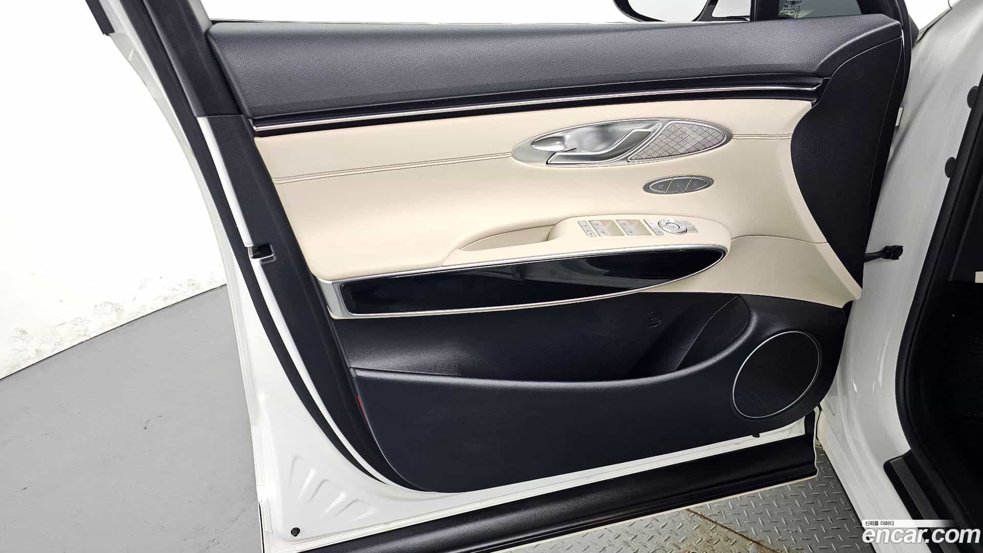 GV70 Genesis 2024.0-INNER-034