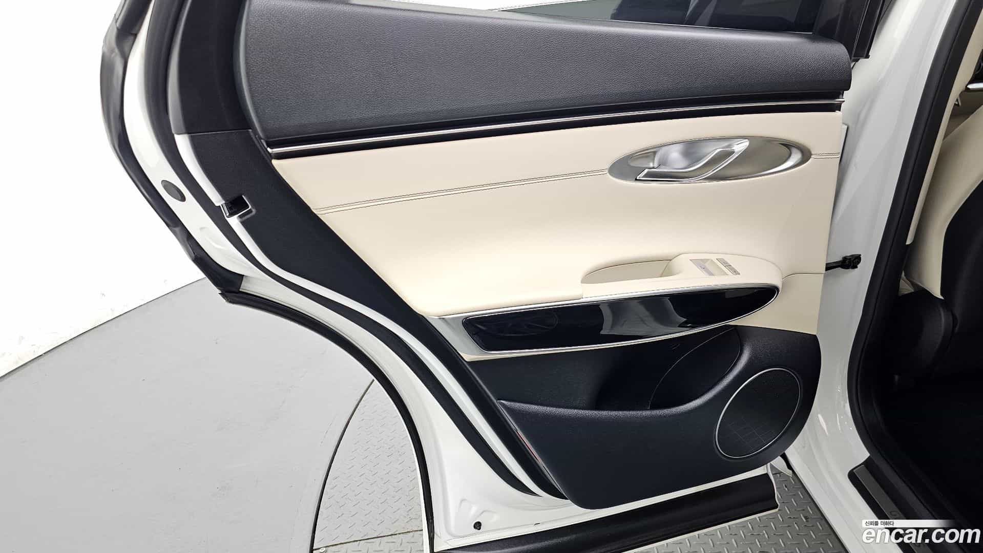 GV70 Genesis 2024.0-INNER-035