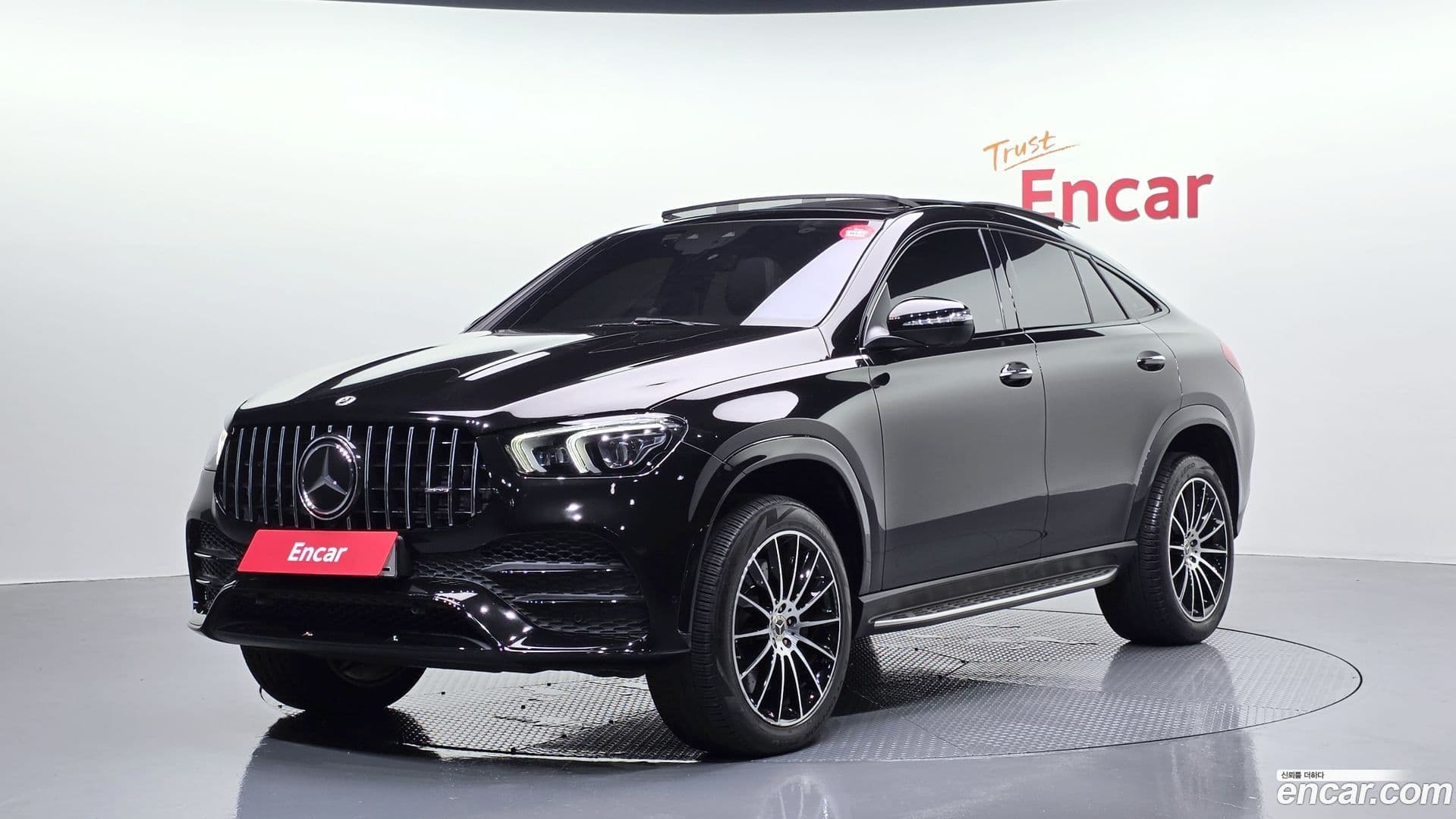 Main__Slider__Photo:GLE-Class Mercedes-Benz 2022.5-0