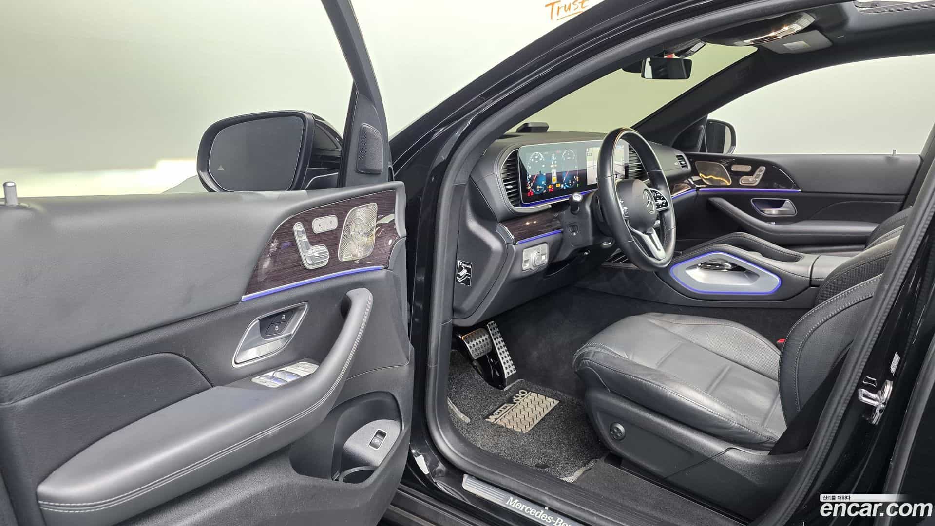 GLE-Class Mercedes-Benz 2022.5-INNER-010