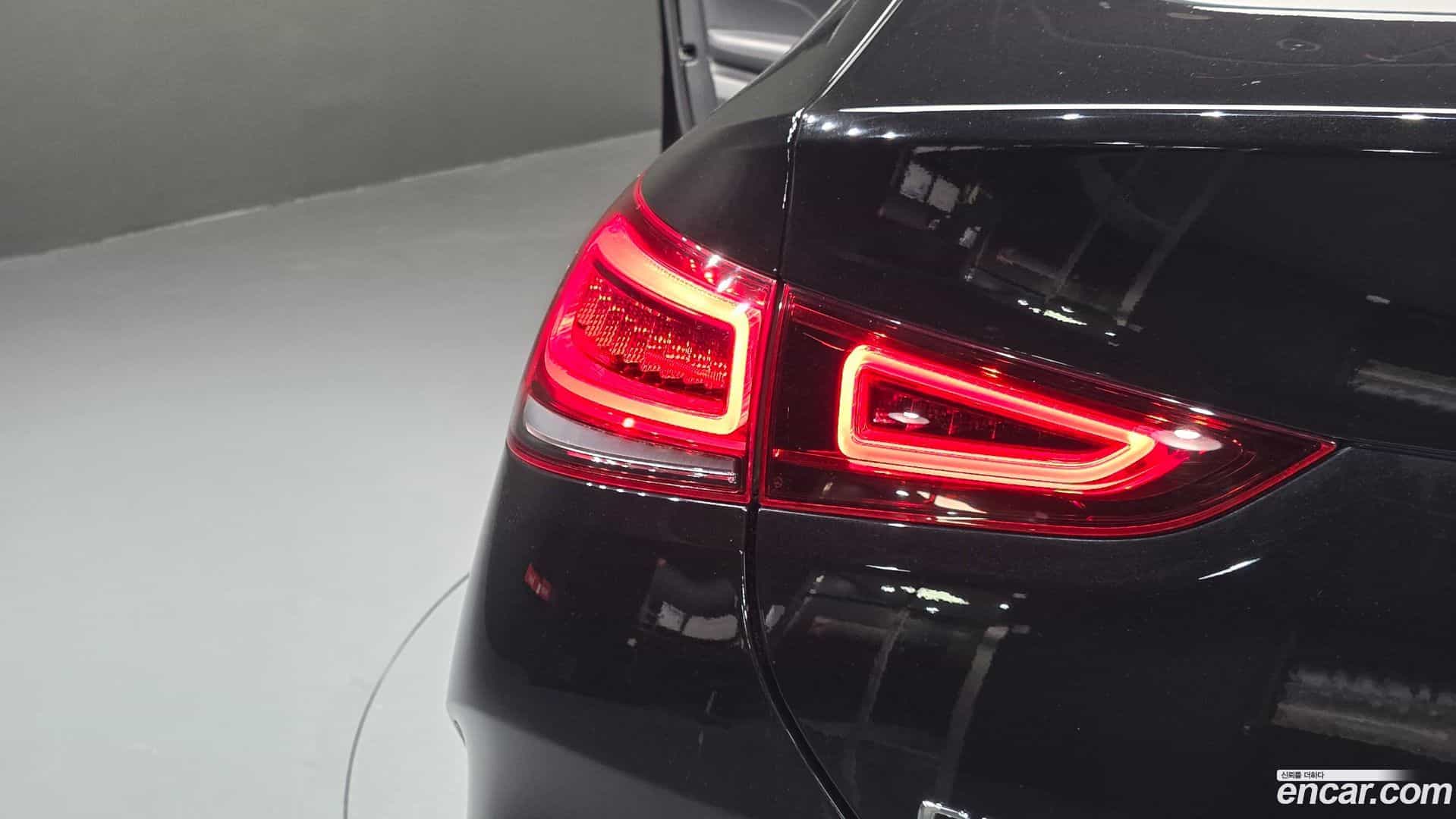 GLE-Class Mercedes-Benz 2022.5-OUTER-033