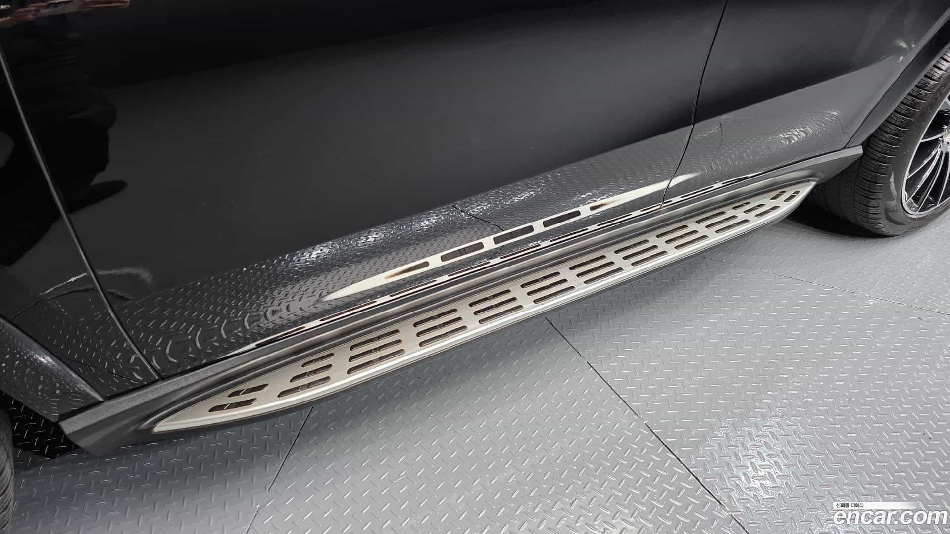 GLE-Class Mercedes-Benz 2022.5-OPTION-045