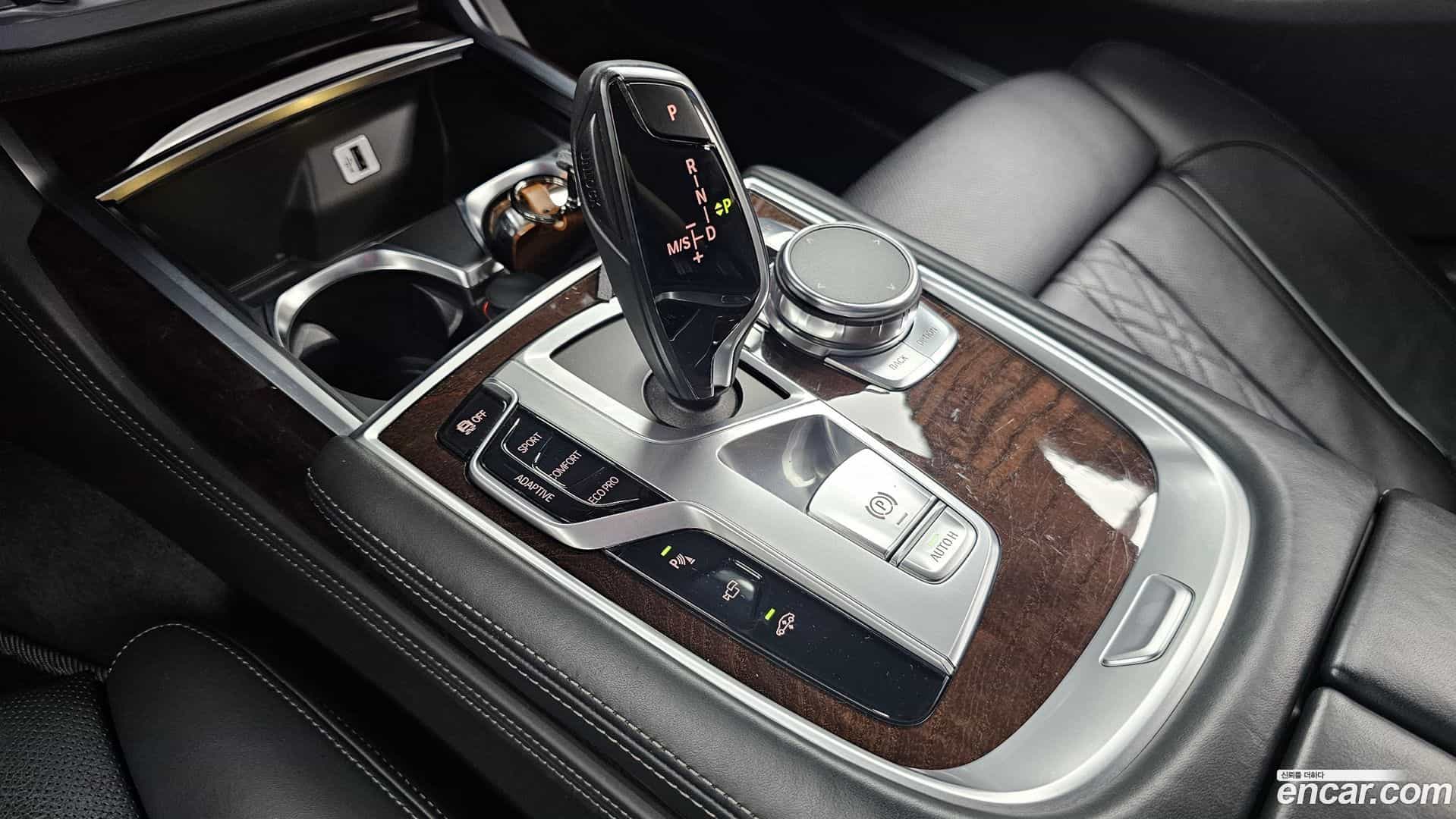 7-Series BMW 2016.11-INNER-009
