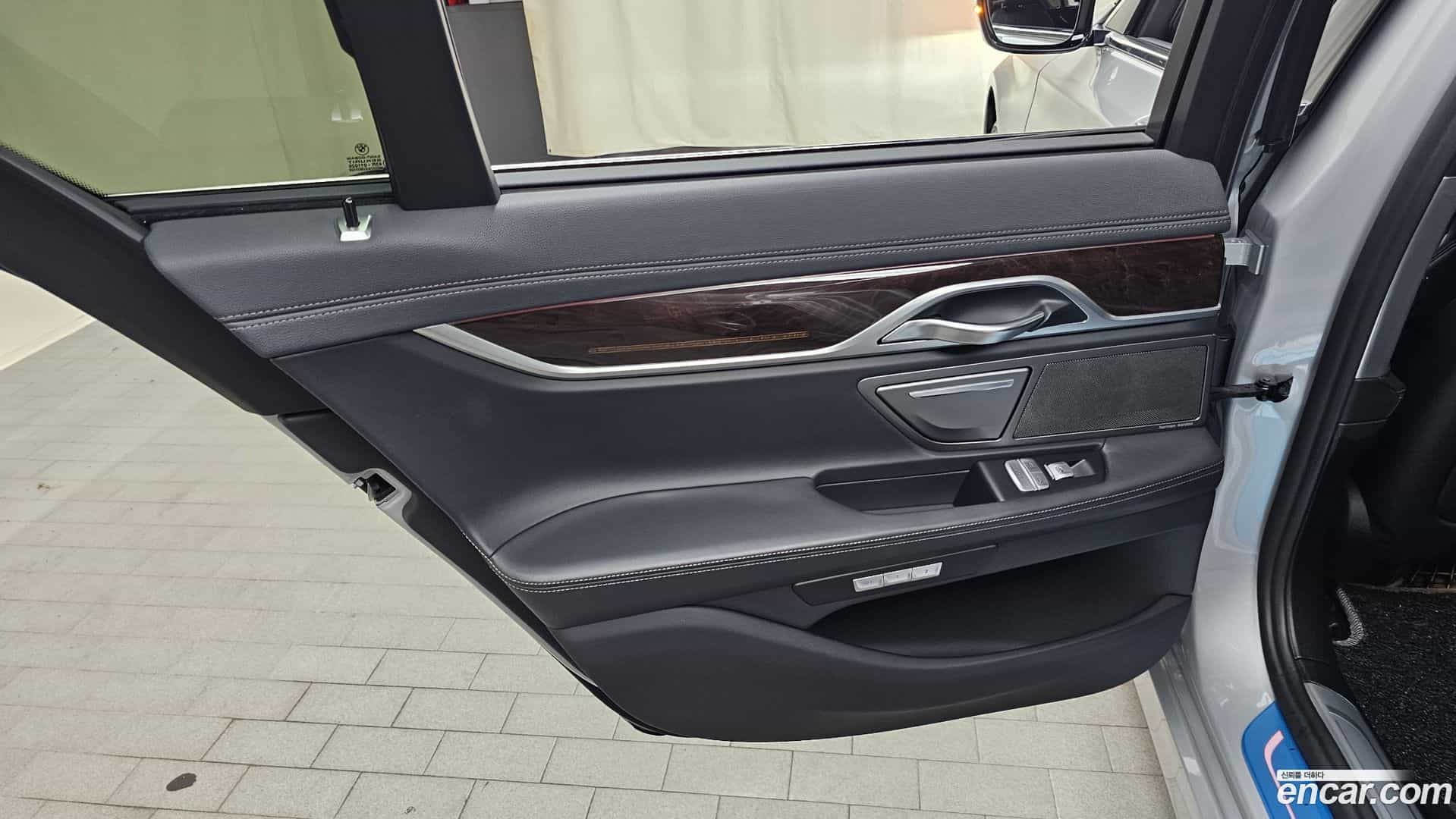 7-Series BMW 2016.11-INNER-035