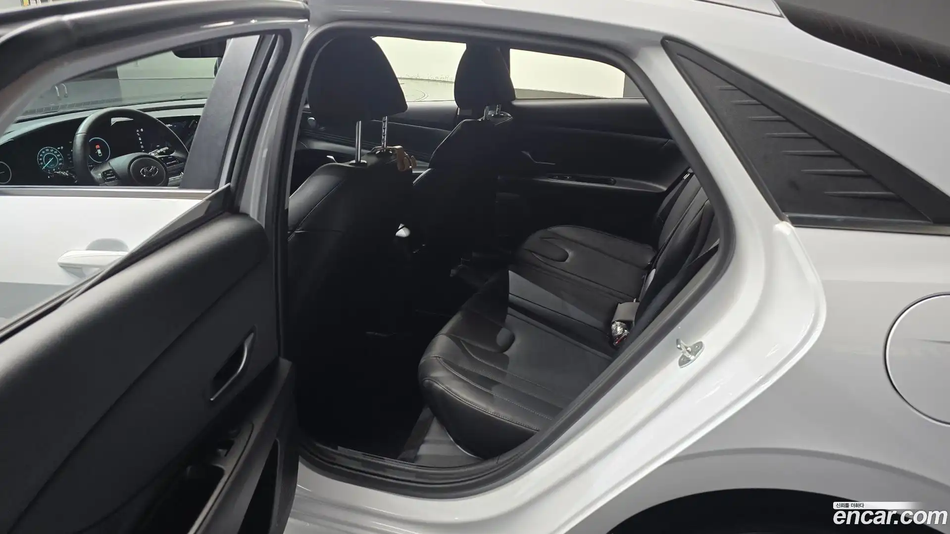 AVANTE Hyundai 2021.0-OPTION-015