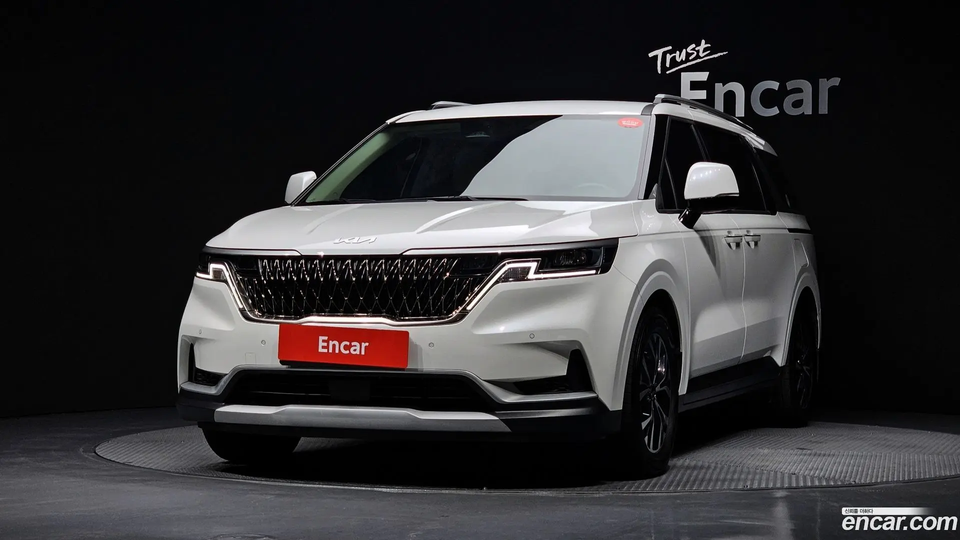 Main__Slider__Photo:Canival Kia 2023.10-0