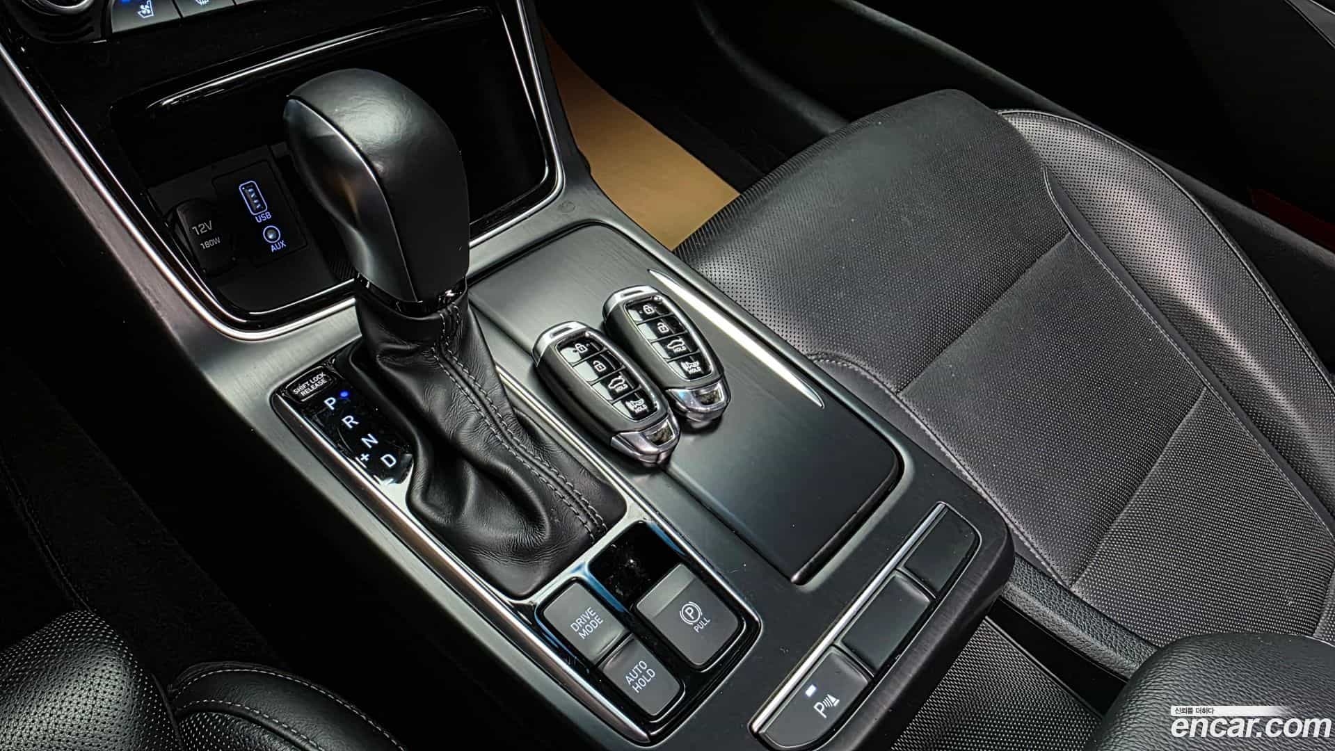 Grandeur Hyundai 2017.0-INNER-009