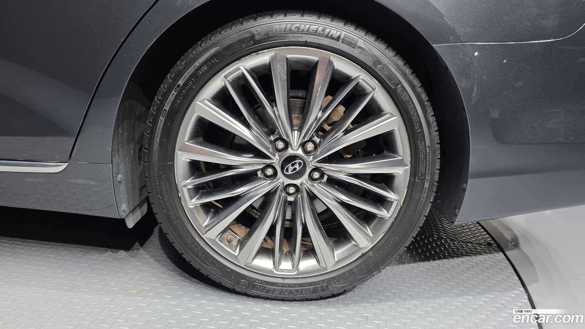Grandeur Hyundai 2017.0-OUTER-031