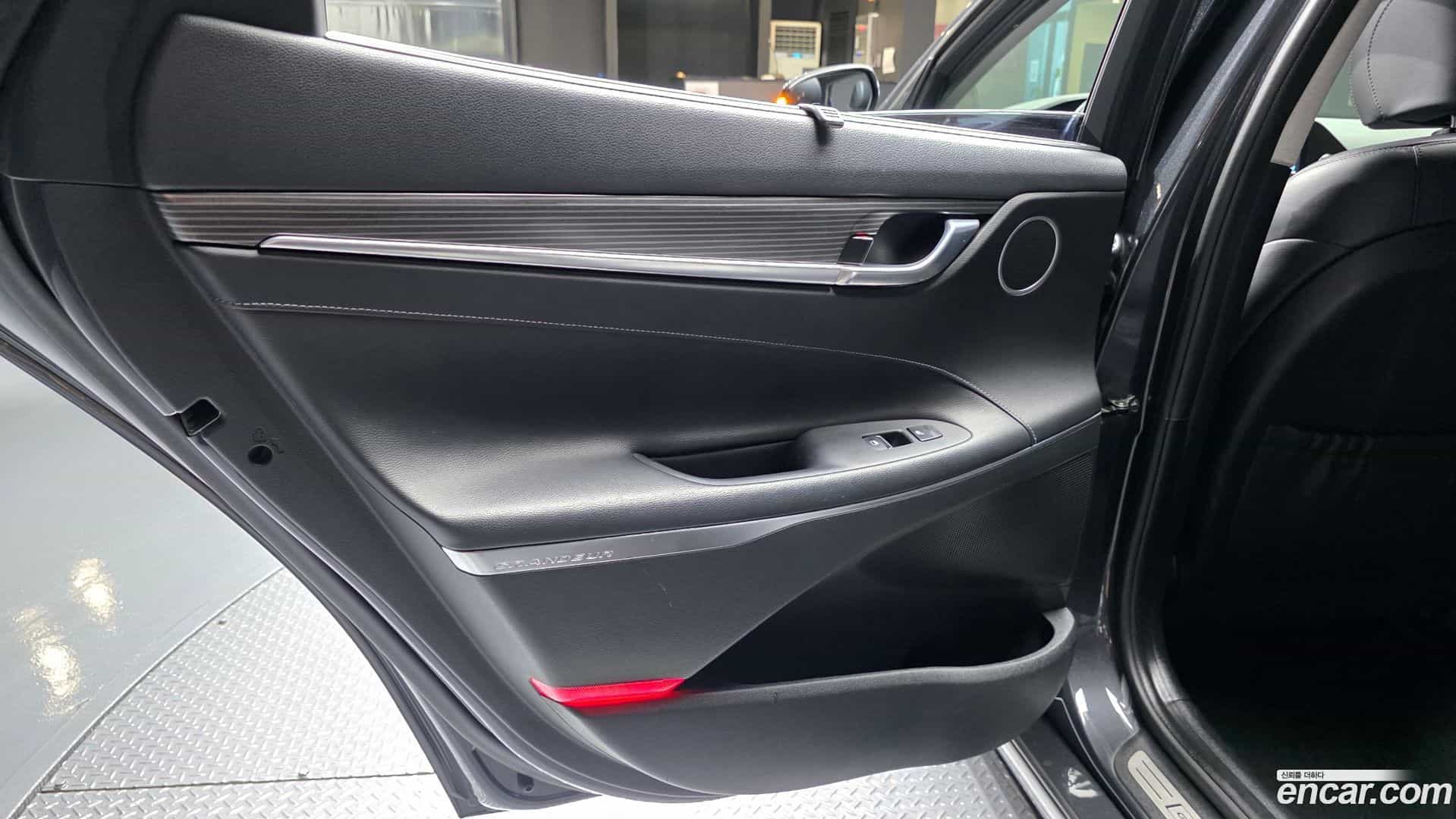 Grandeur Hyundai 2017.0-INNER-035