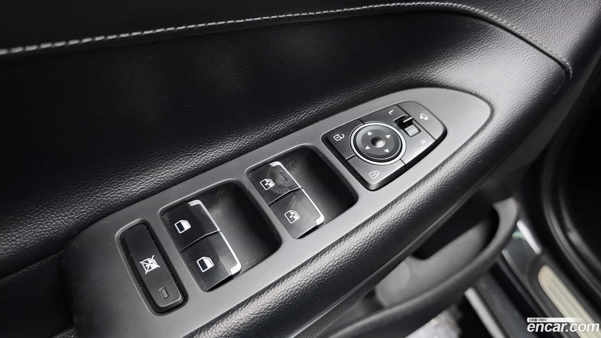 Grandeur Hyundai 2017.0-OPTION-047