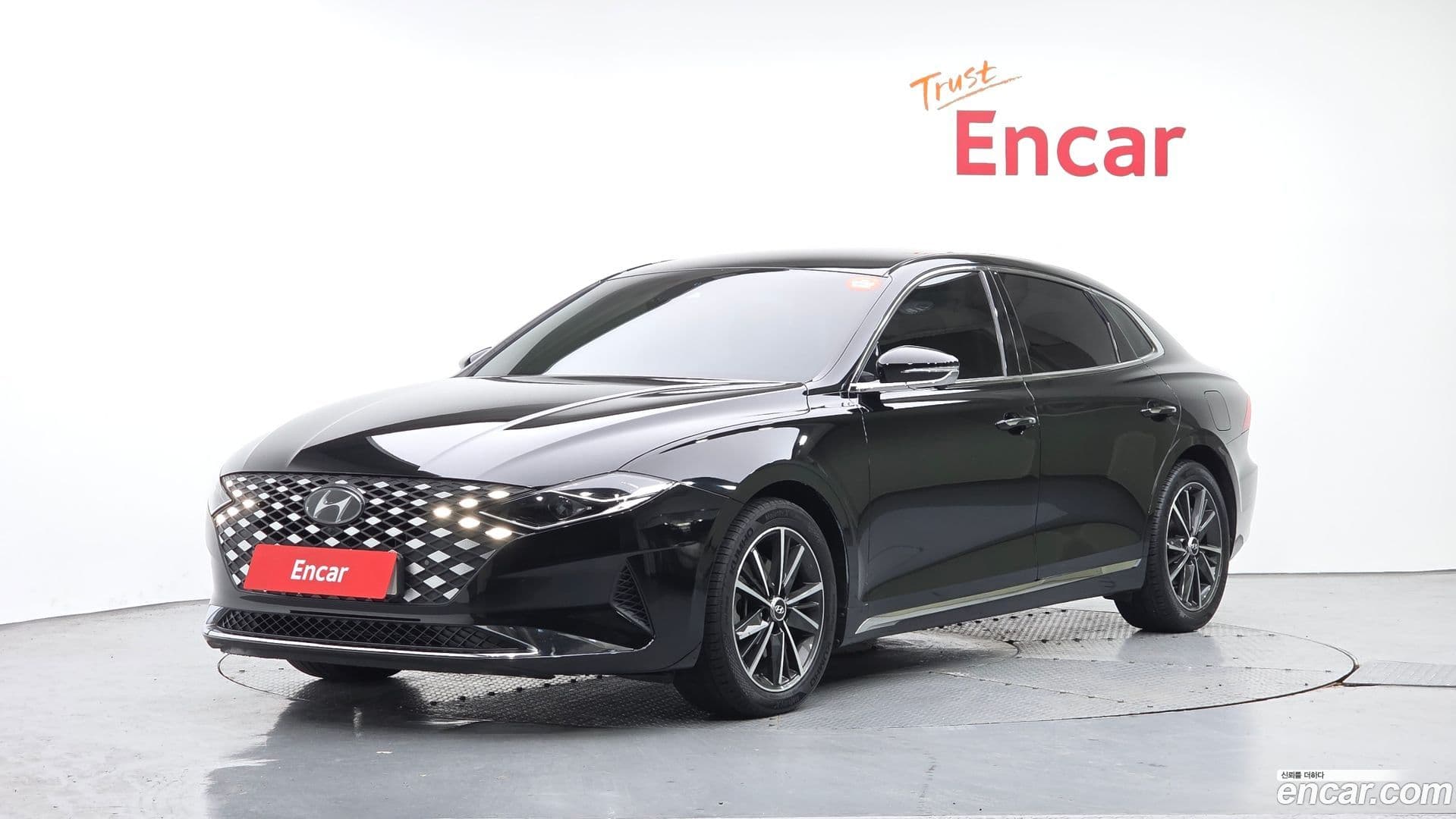 Main__Slider__Photo:Grandeur Hyundai 2022.7-0