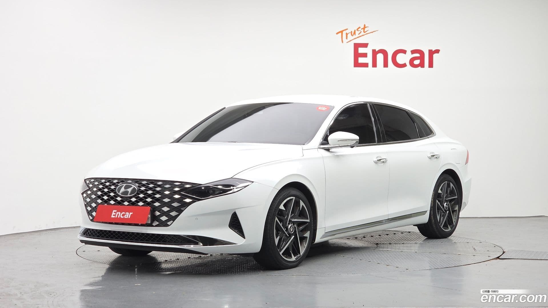Main__Slider__Photo:Grandeur Hyundai 2020.2-0