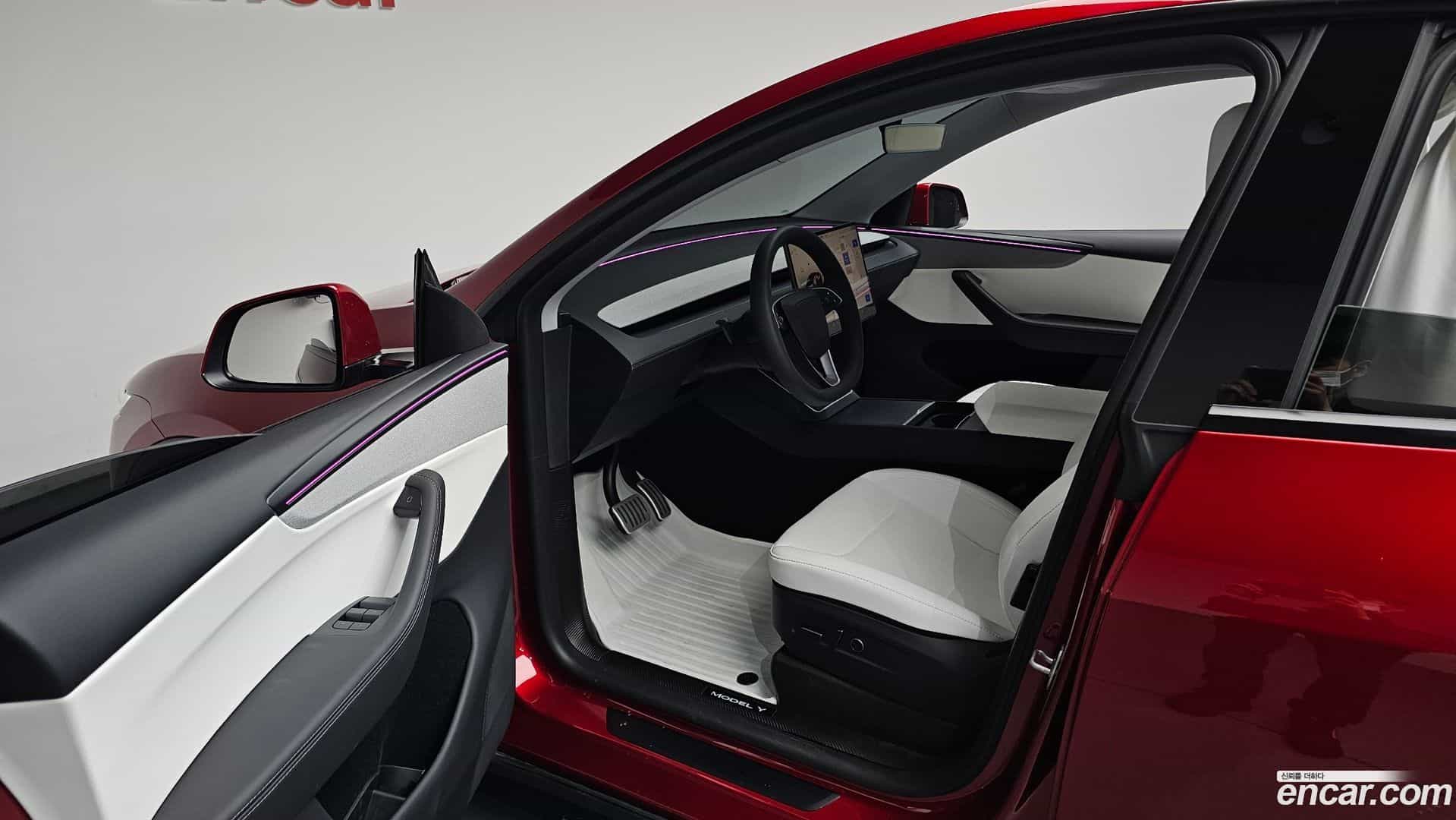 Model Y Tesla 2025.11-INNER-010