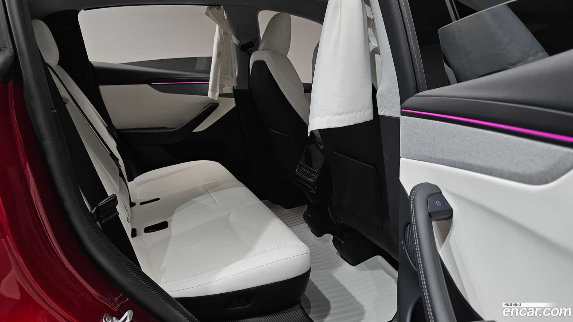 Model Y Tesla 2025.11-OPTION-015