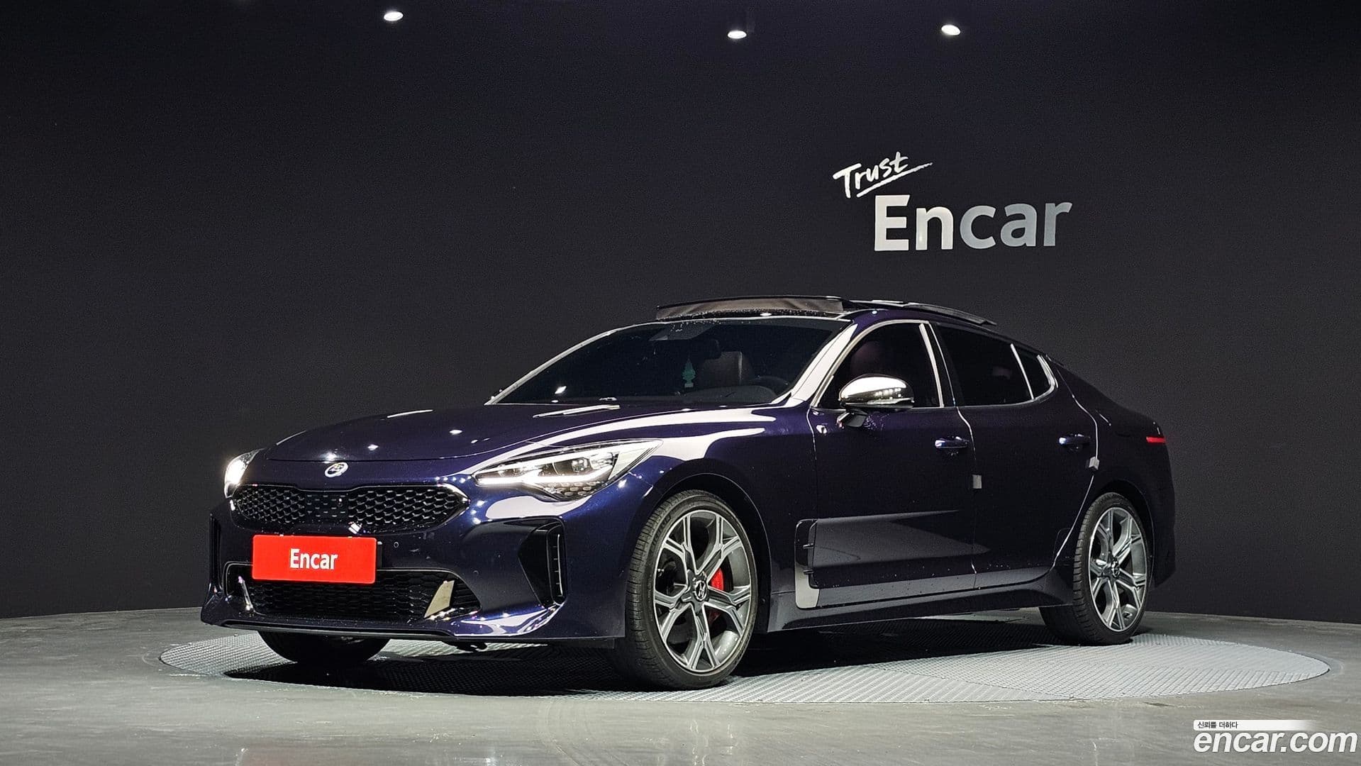 Main__Slider__Photo:Stinger Kia 2017.6-0