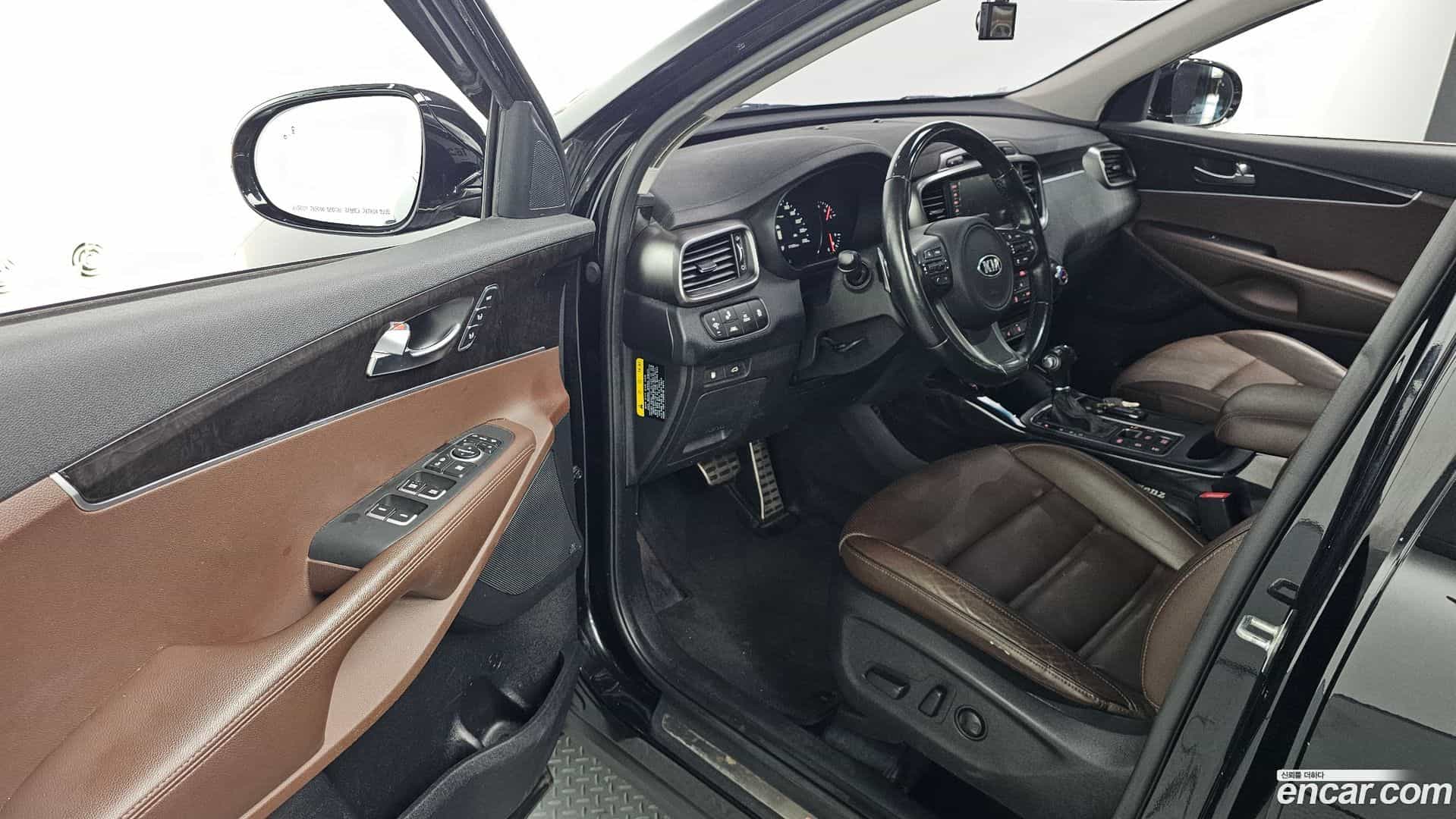Sorento Kia 2017.6-INNER-010