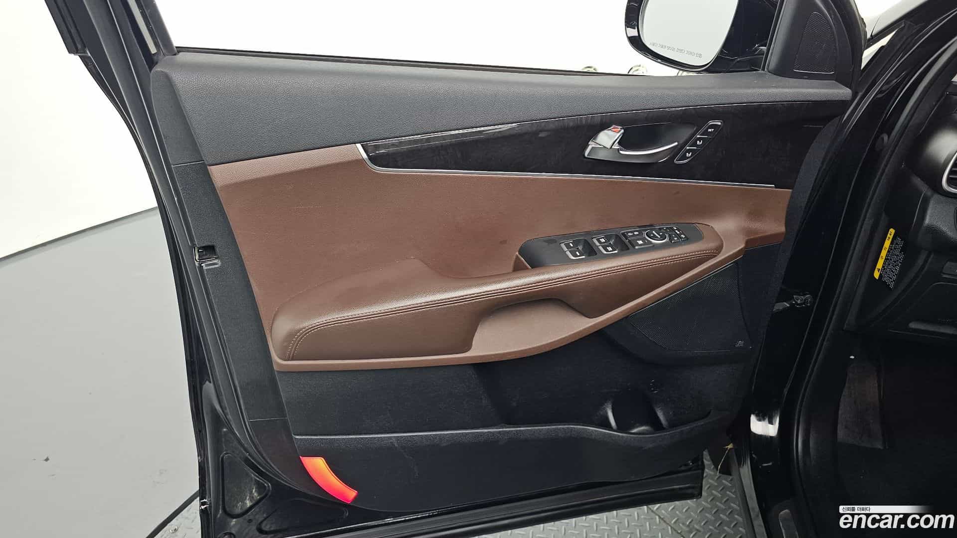 Sorento Kia 2017.6-INNER-034
