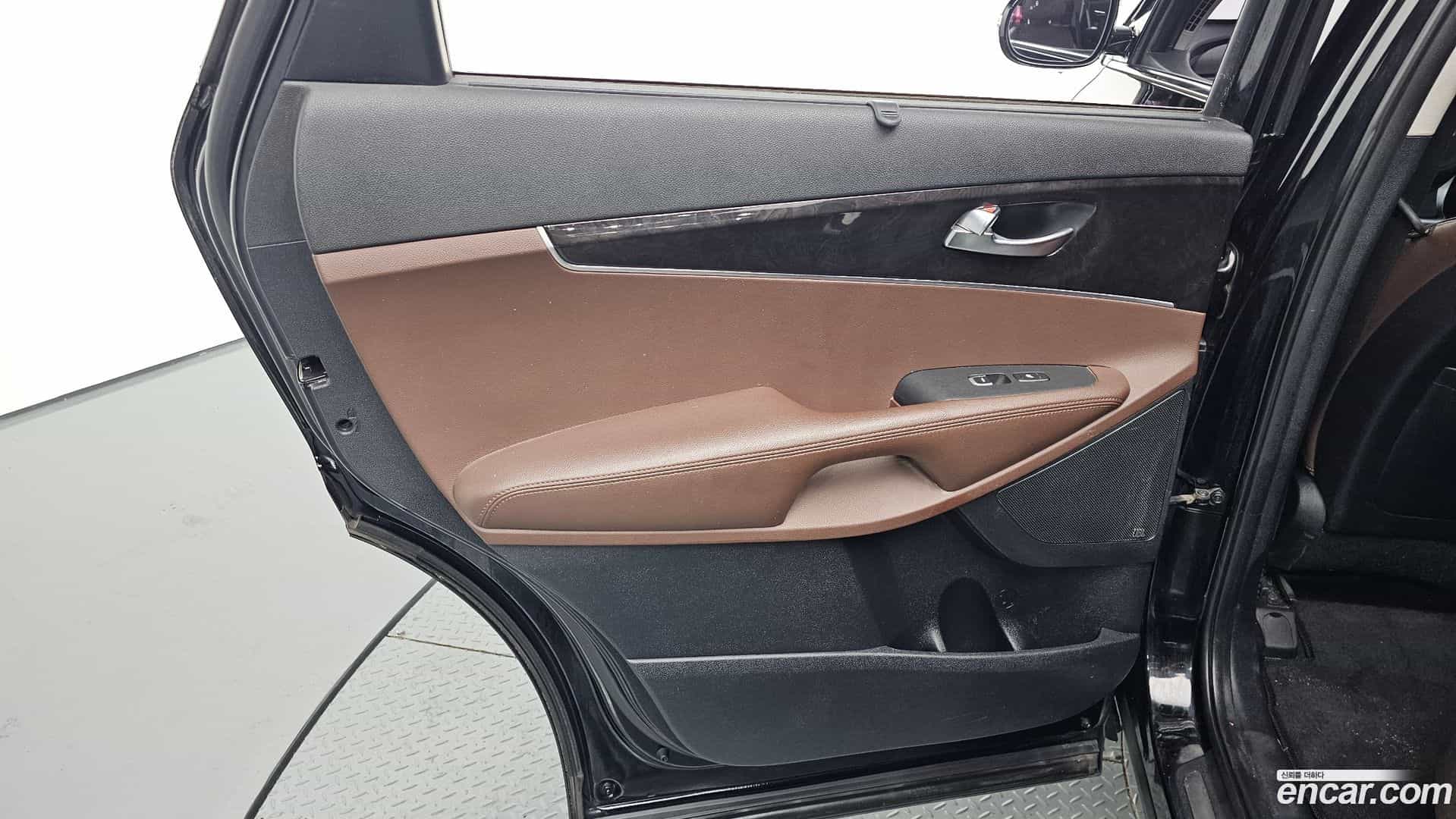 Sorento Kia 2017.6-INNER-035