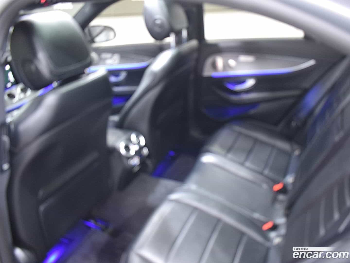 E-Class Mercedes-Benz 2022.5-INNER-010