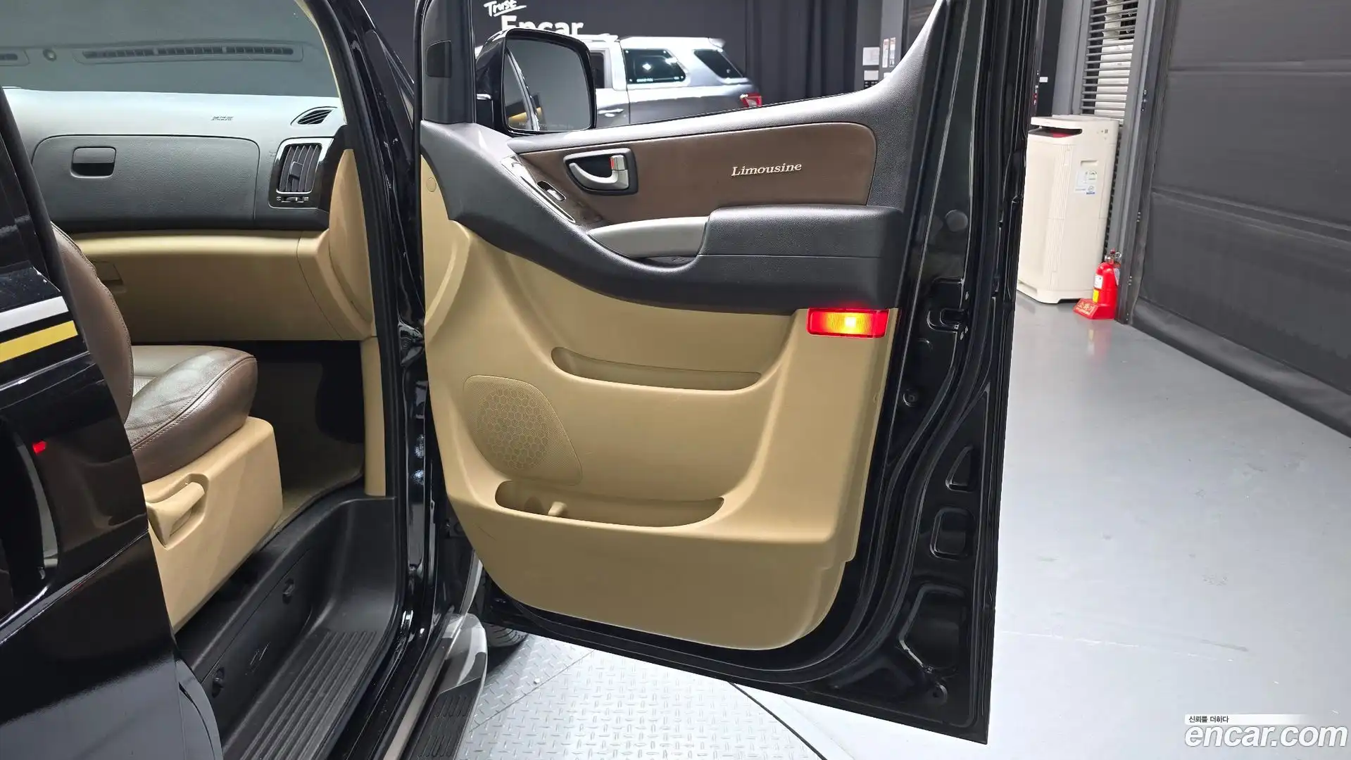Starex Hyundai 2015.4-INNER-035