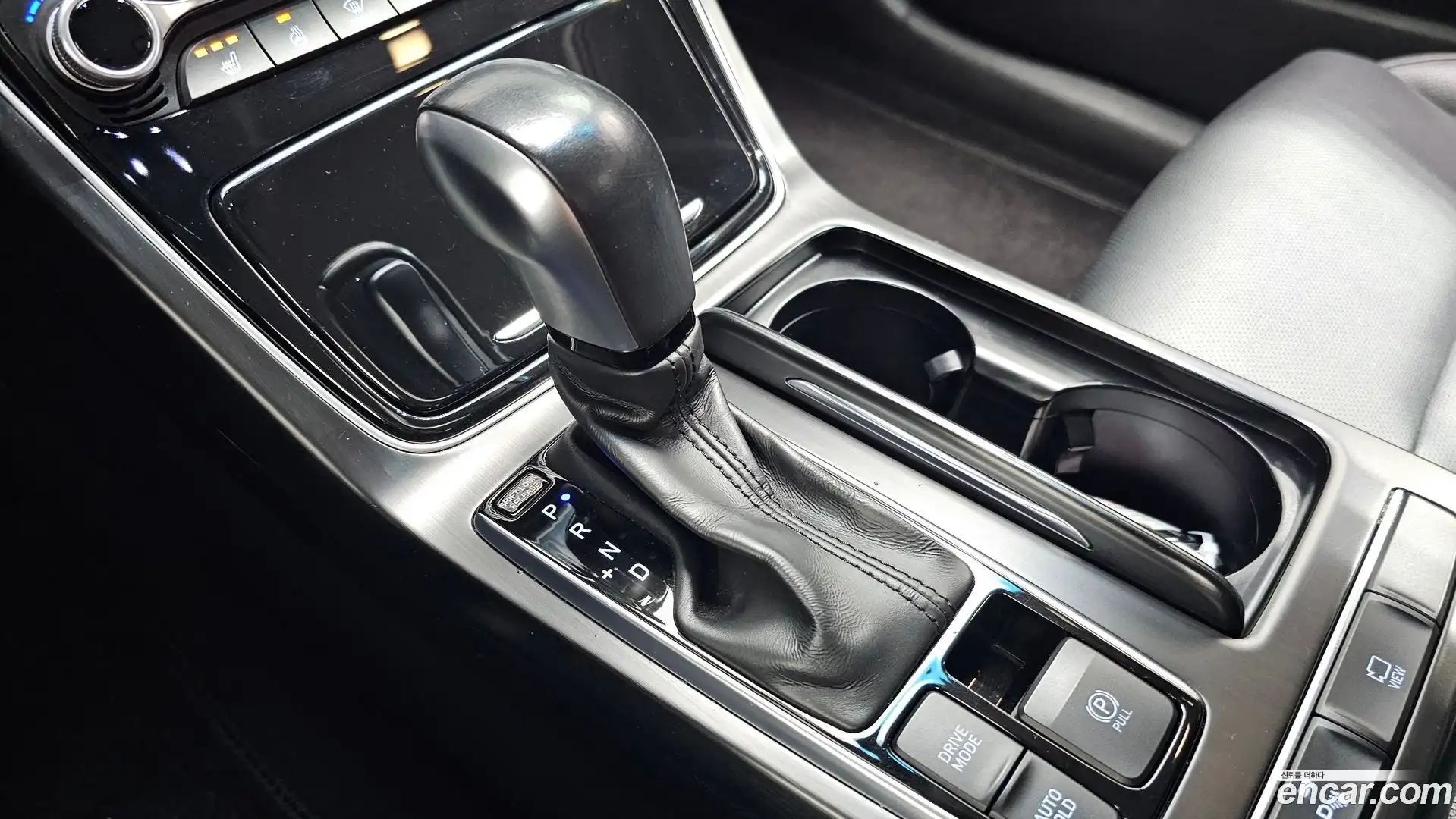 Grandeur Hyundai 2017.11-INNER-009