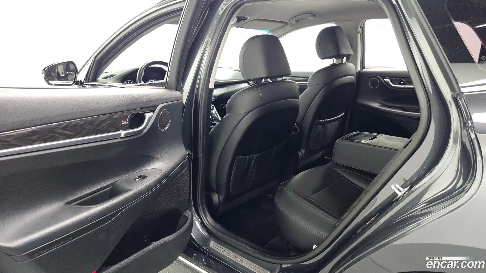Grandeur Hyundai 2017.11-OPTION-023
