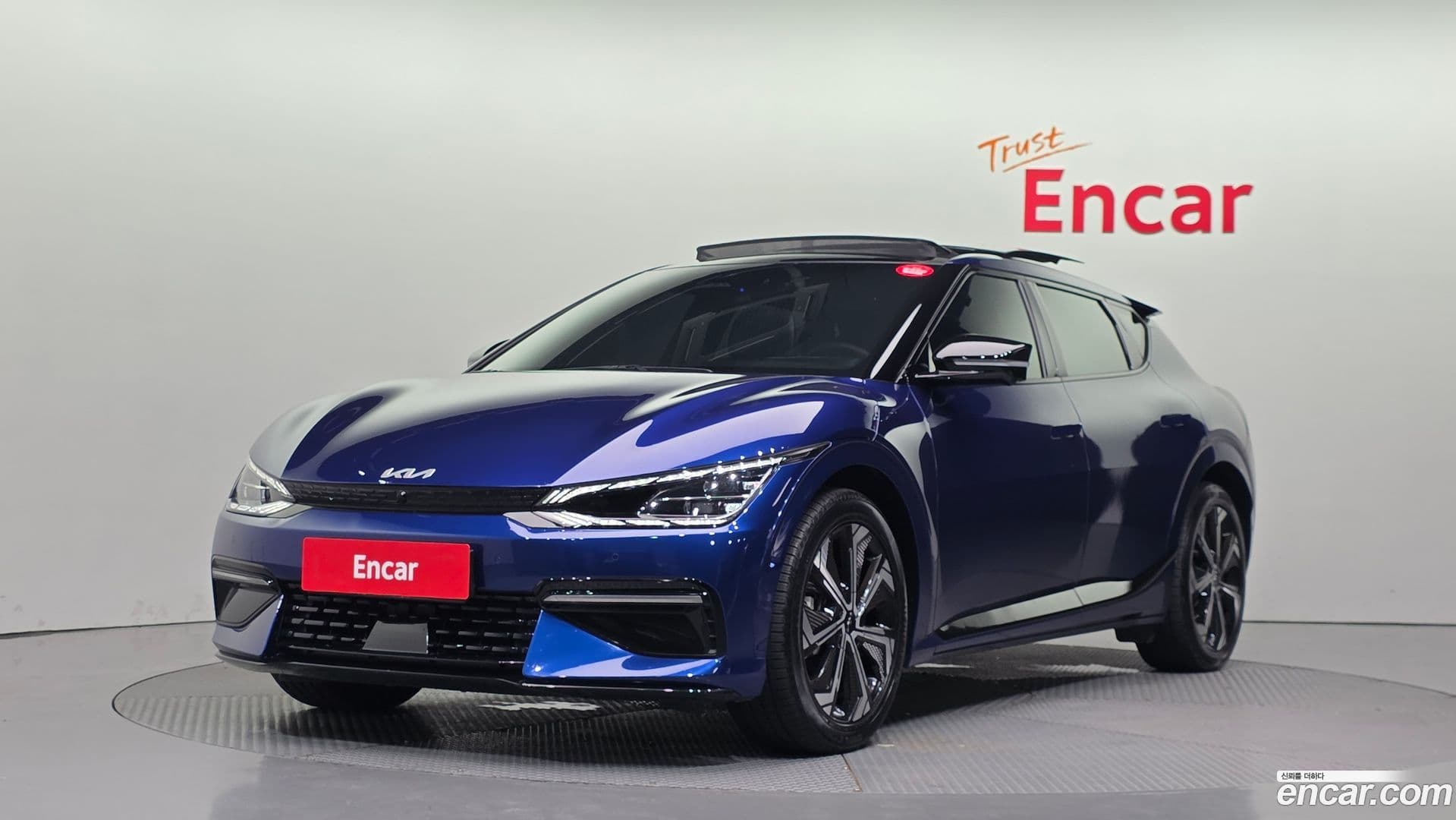 Main__Slider__Photo:EV6 Kia 2022.10-0