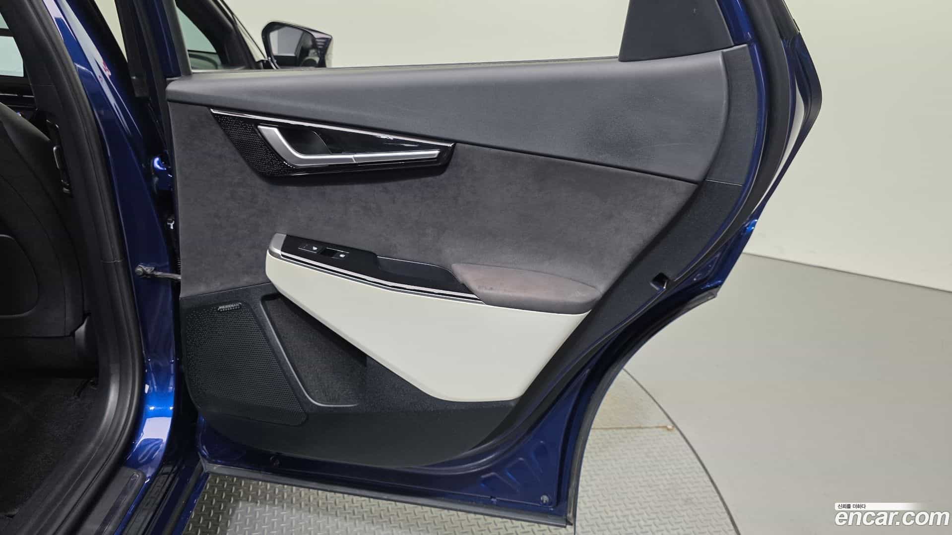 EV6 Kia 2022.10-INNER-035