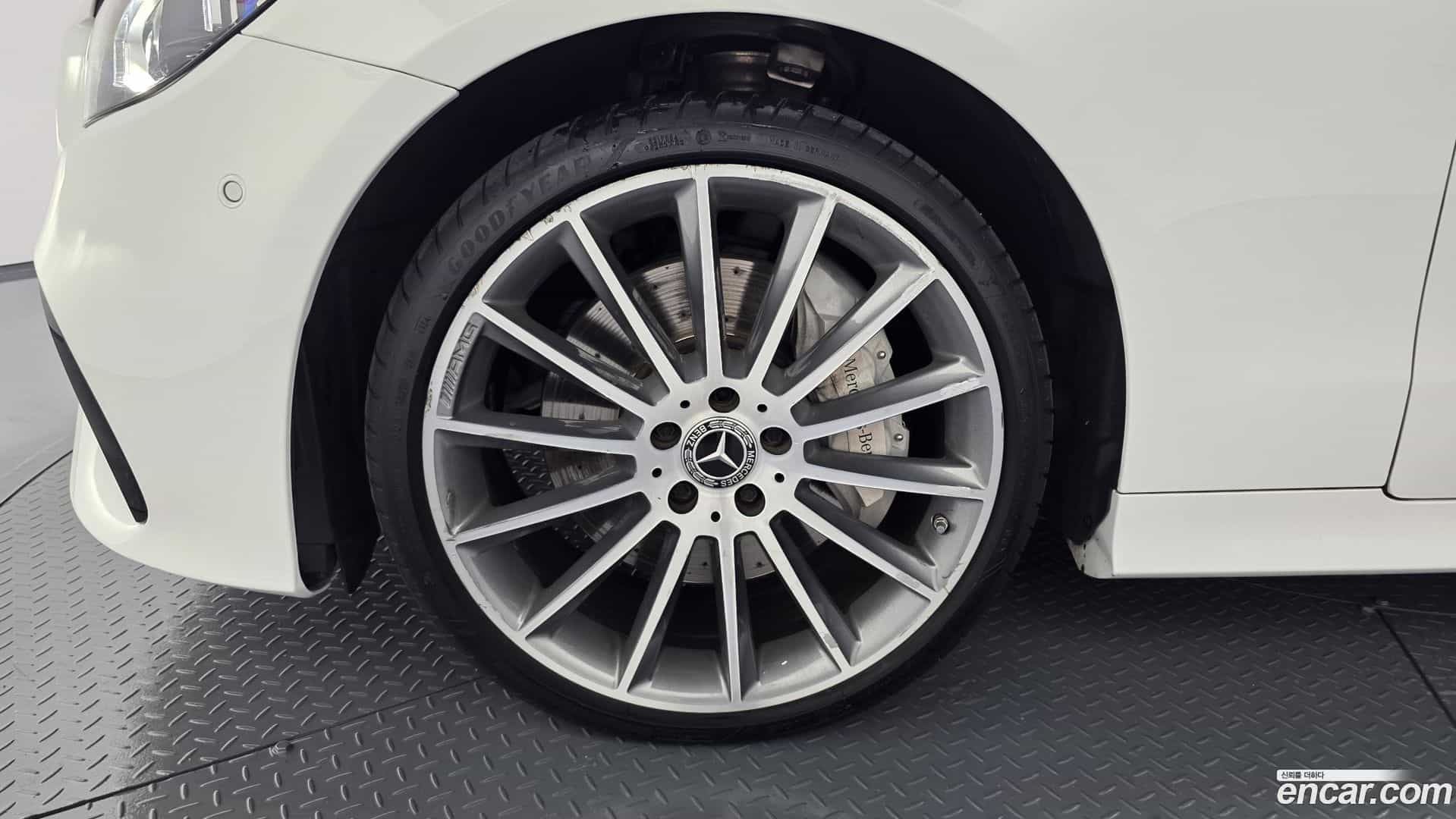 E-Class Mercedes-Benz 2023.11-OUTER-005
