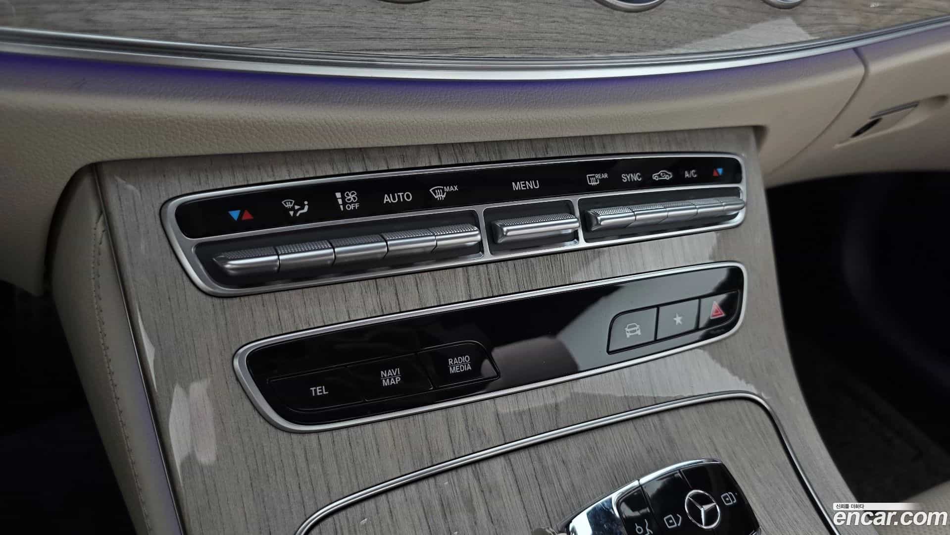 E-Class Mercedes-Benz 2023.11-OPTION-021