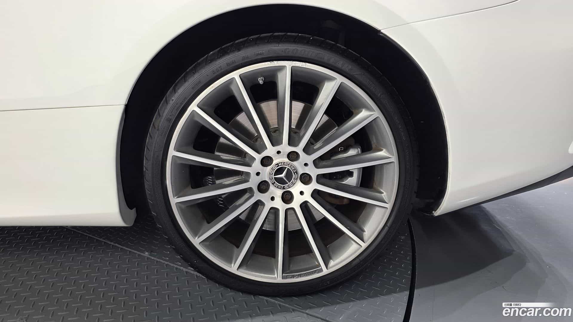 E-Class Mercedes-Benz 2023.11-OUTER-031