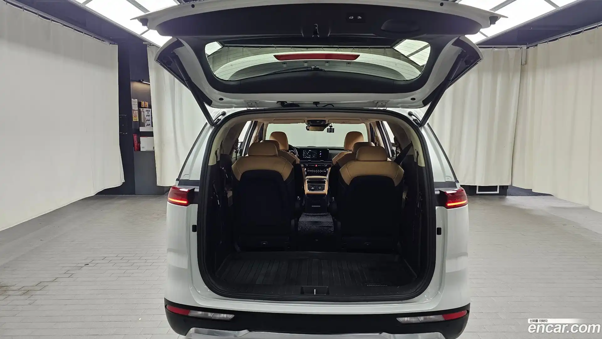 Canival Kia 2021.5-OPTION-024