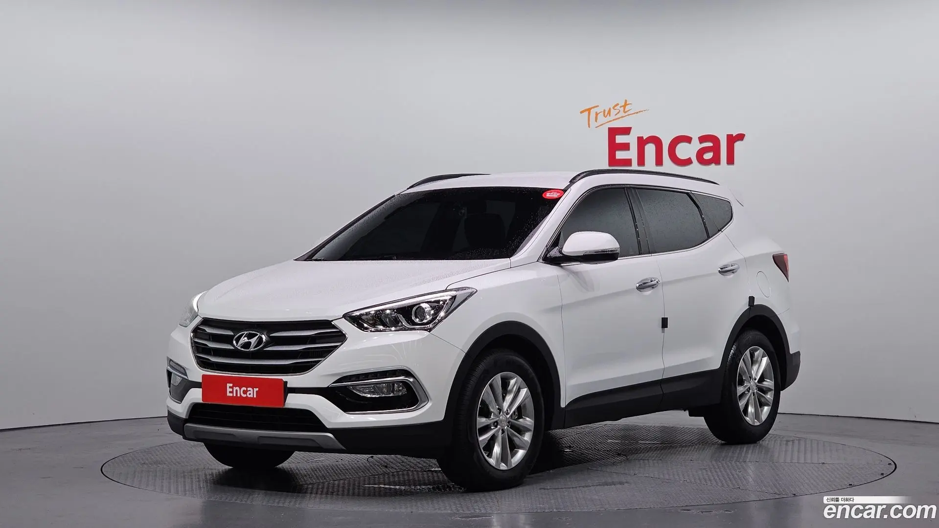 Main__Slider__Photo:Santafe Hyundai 2017.1-0