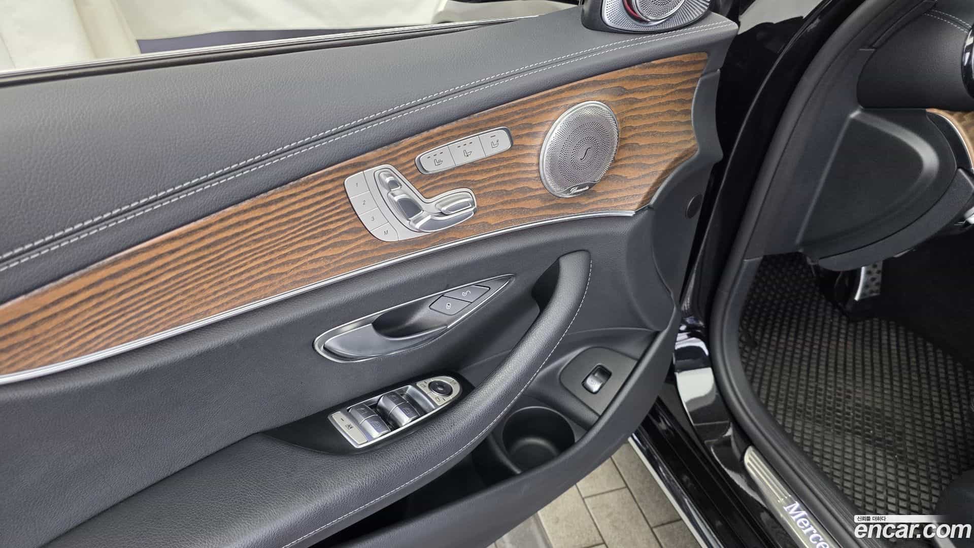 E-Class Mercedes-Benz 2022.3-OPTION-049