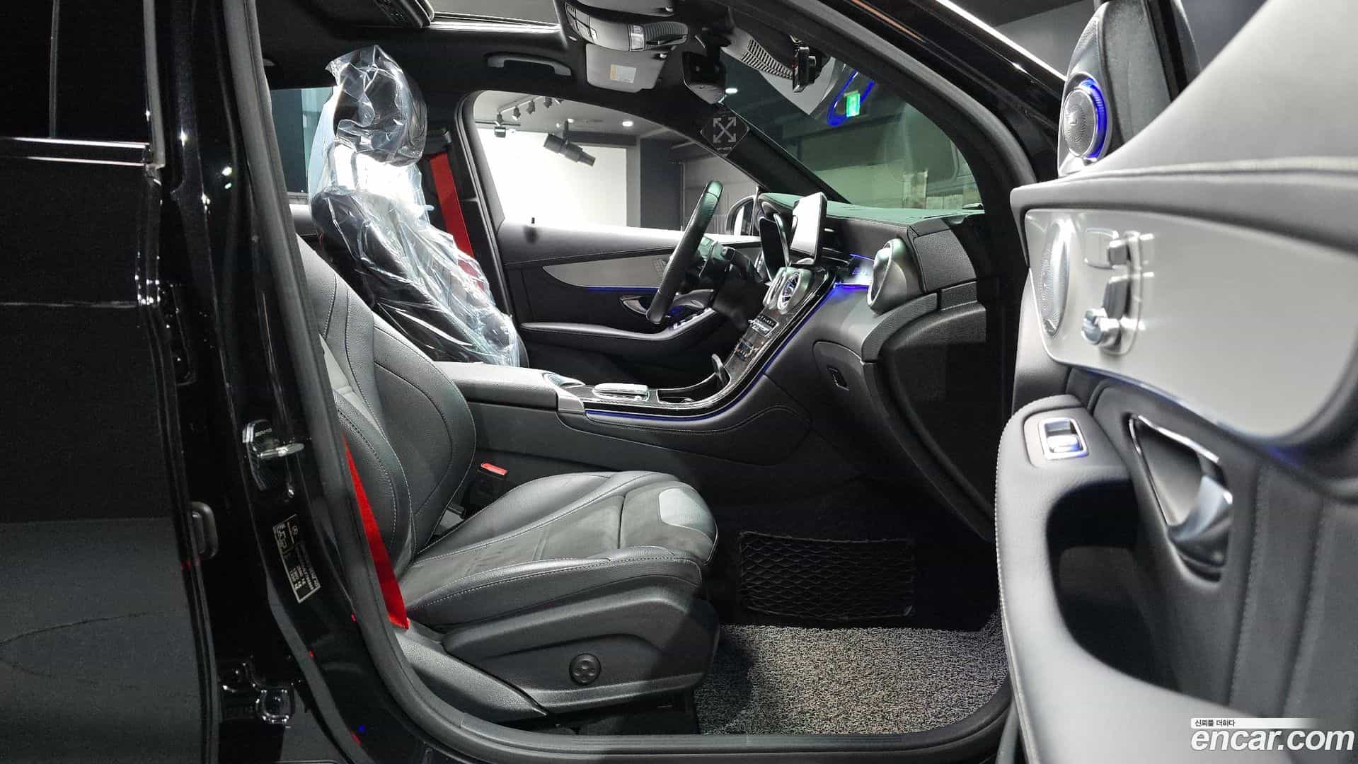 GLC-Class Mercedes-Benz 2020.6-INNER-036