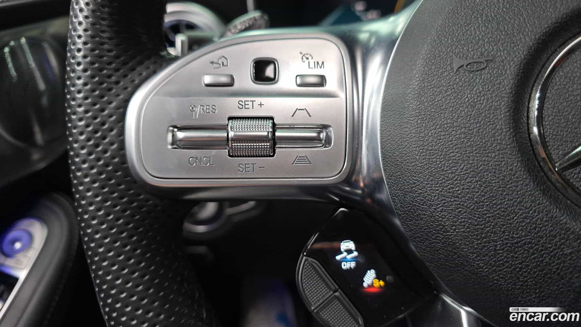 GLC-Class Mercedes-Benz 2020.6-OPTION-042