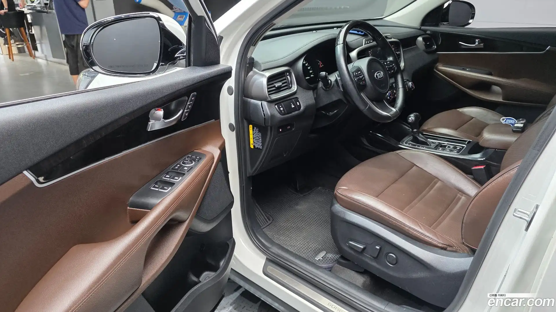 Sorento Kia 2015.8-INNER-010