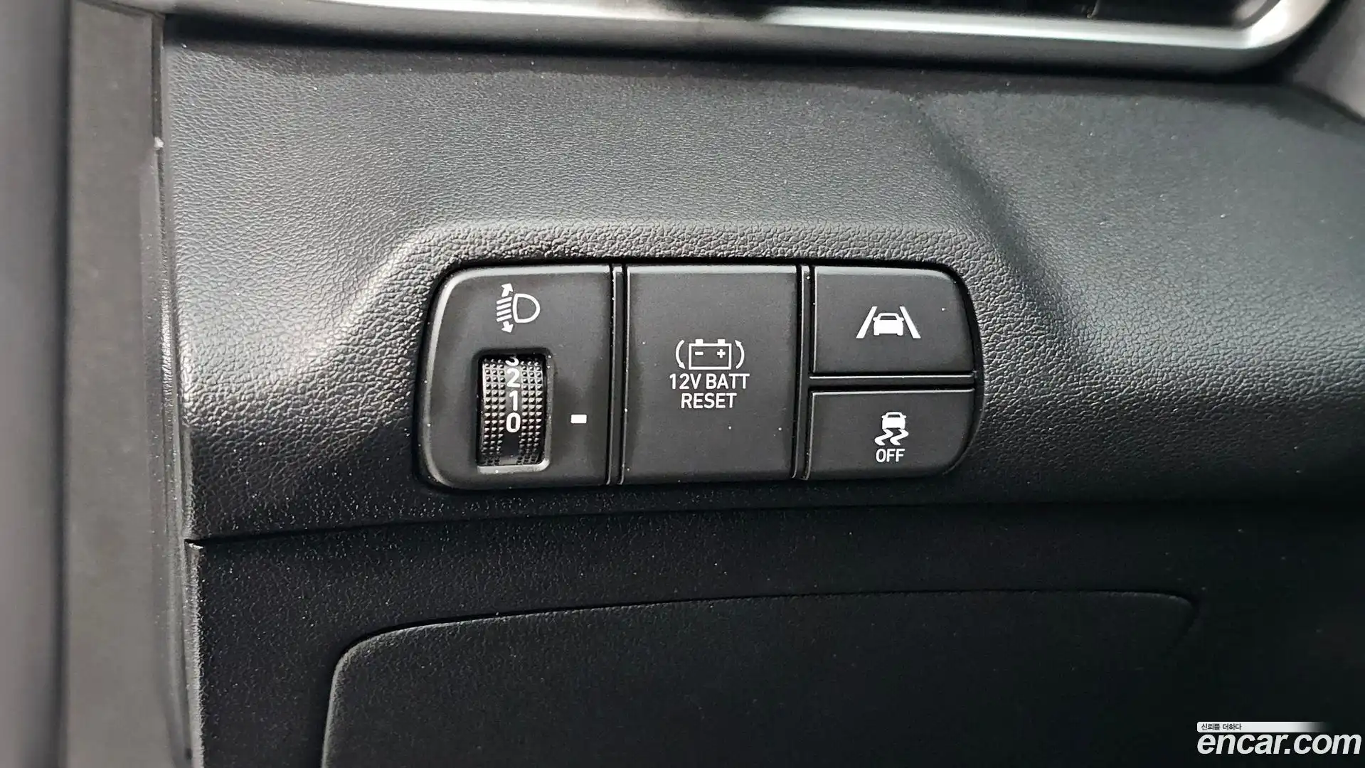 AVANTE Hyundai 2022.5-OPTION-018
