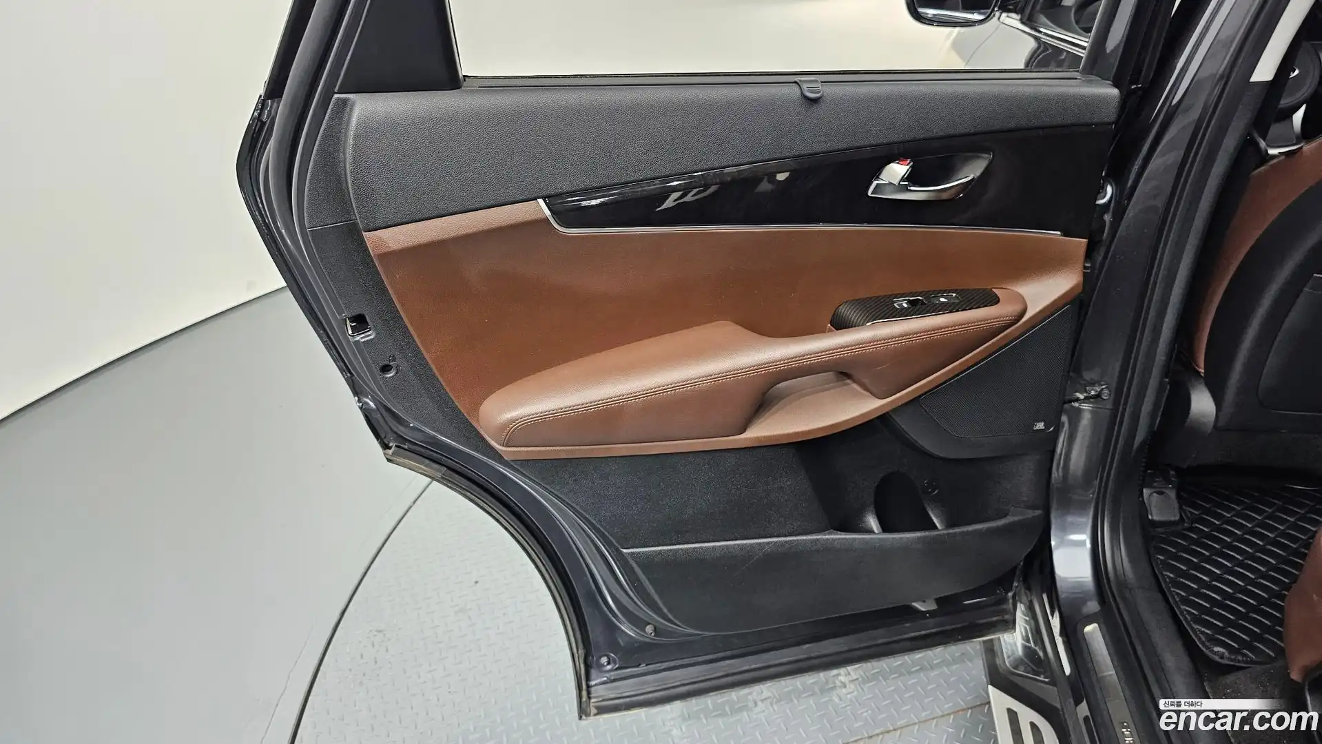 Sorento Kia 2016.3-INNER-035