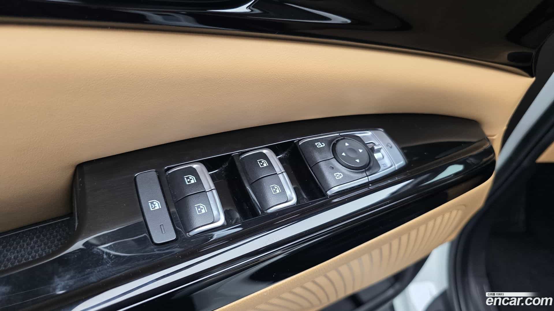 Canival Kia 2023.8-OPTION-023