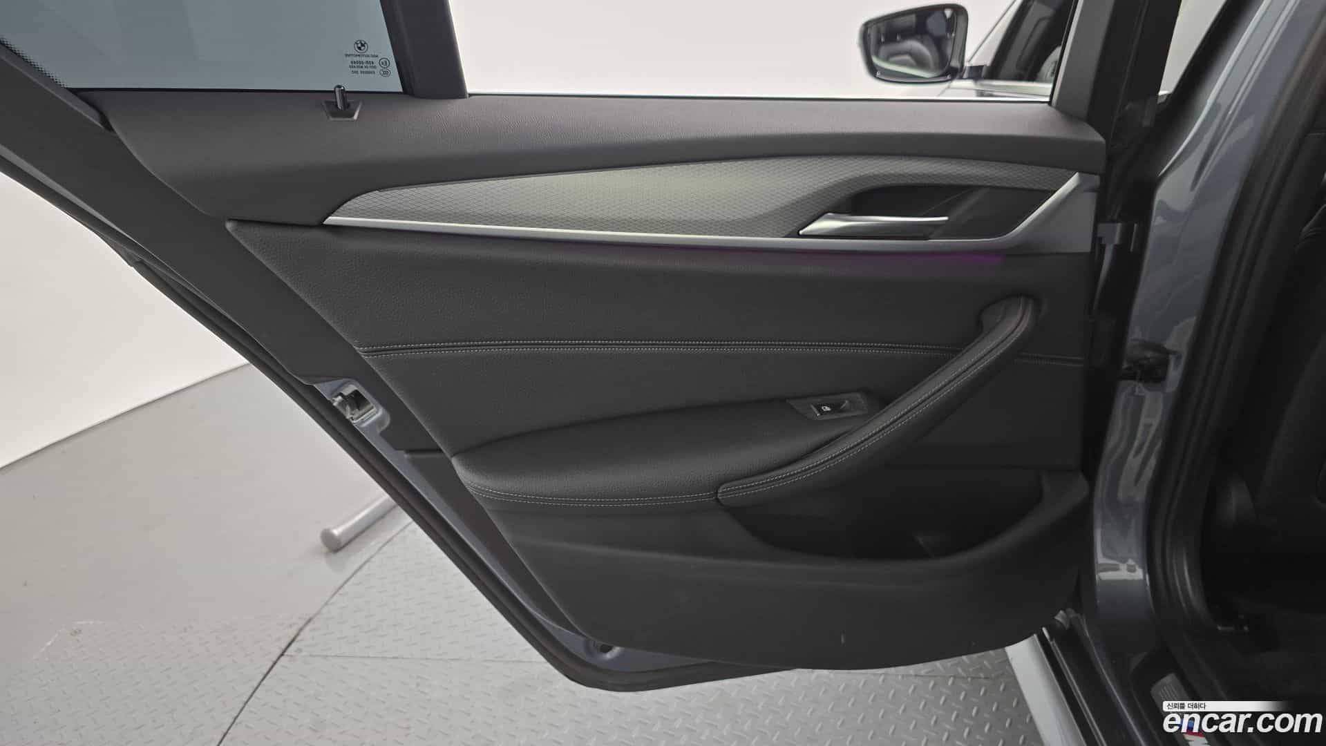 5-Series BMW 2017.10-INNER-035