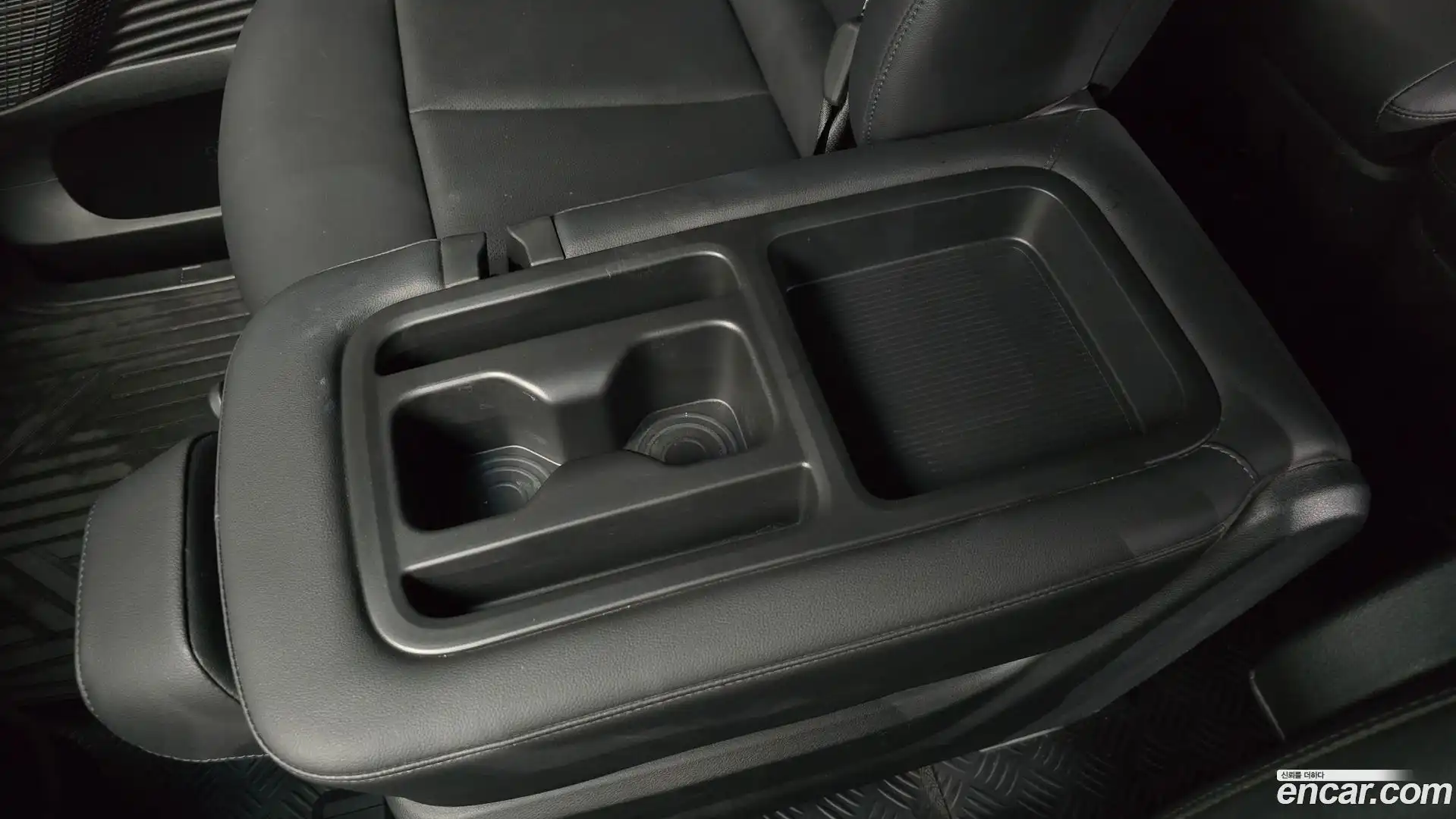 Staria Hyundai 2023.8-OPTION-042