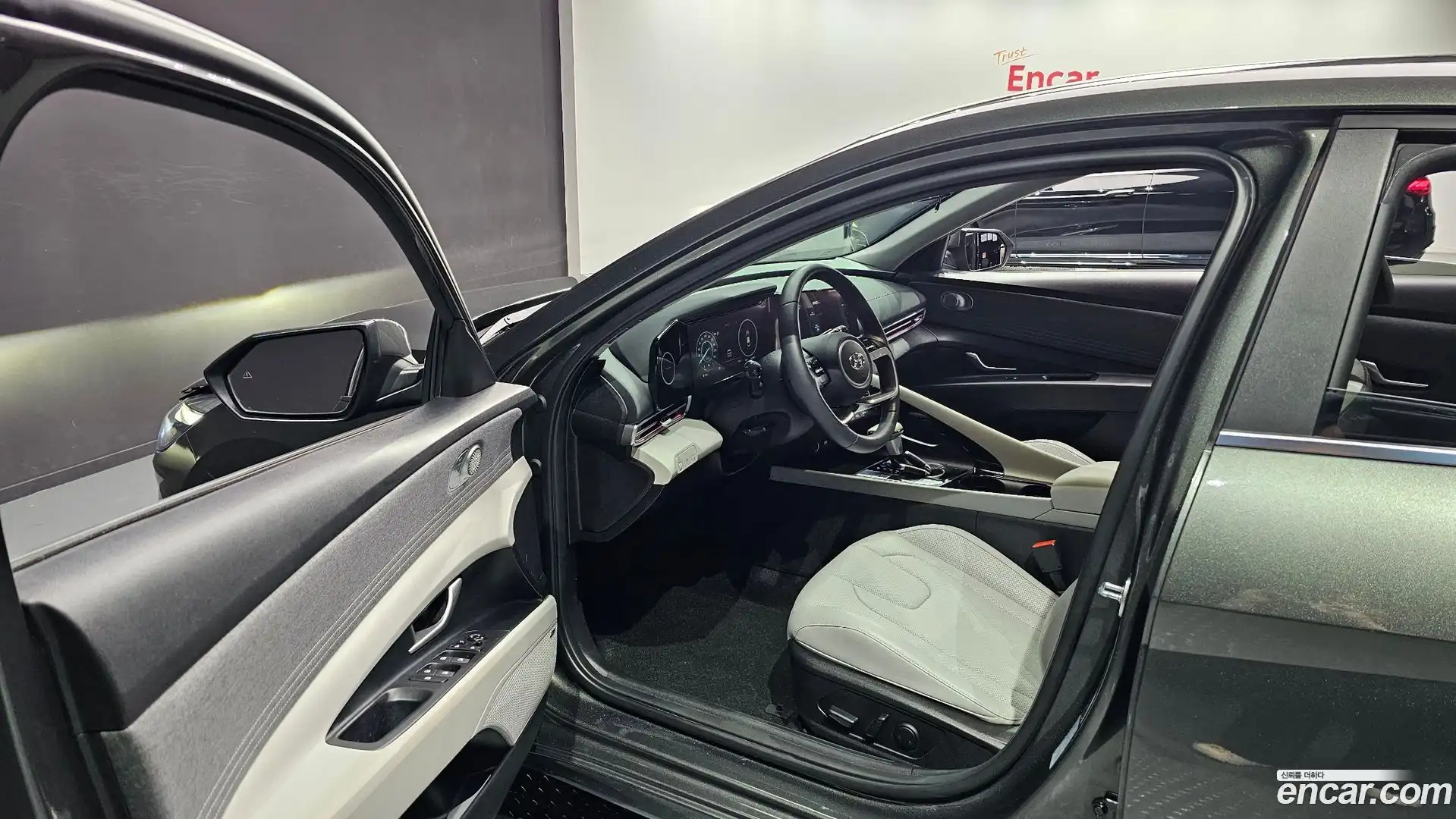 AVANTE Hyundai 2023.1-INNER-010