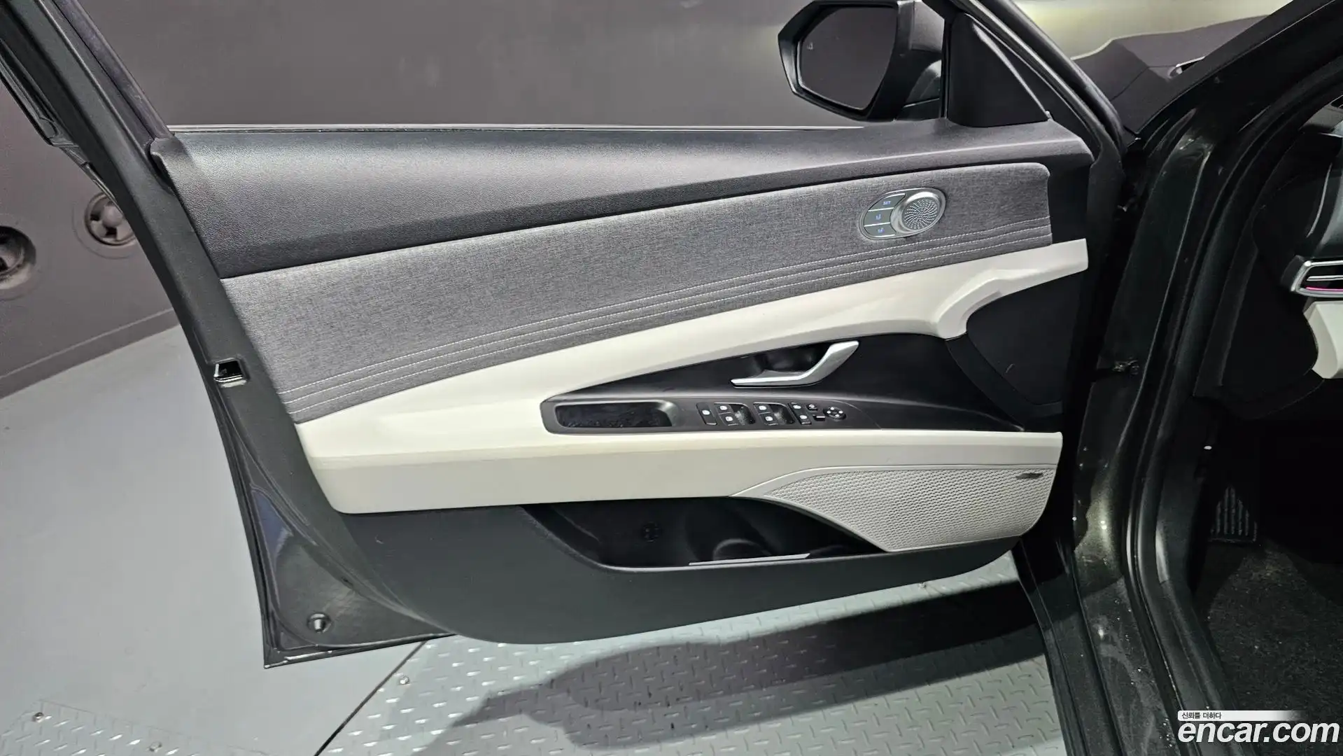 AVANTE Hyundai 2023.1-INNER-034