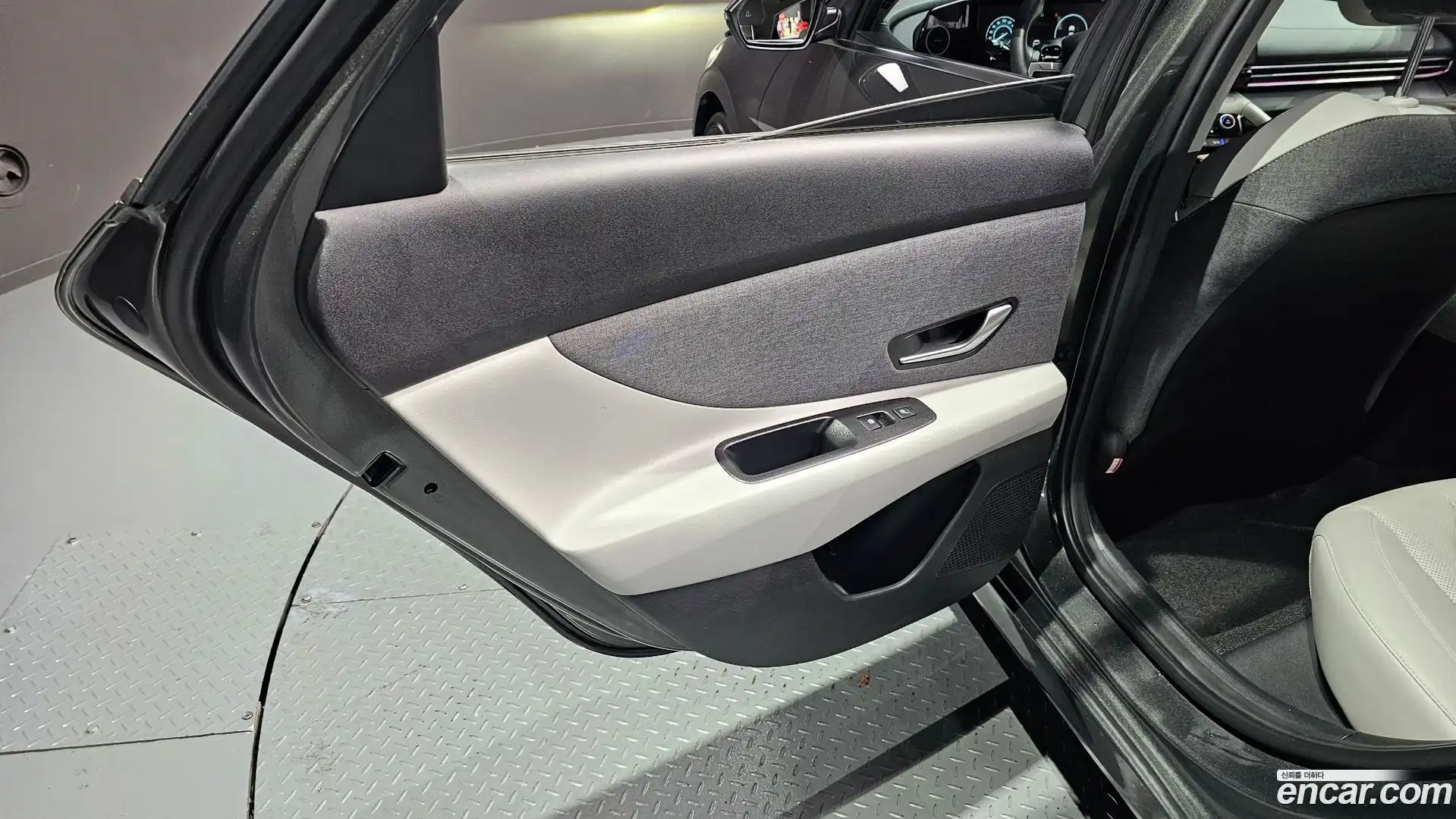 AVANTE Hyundai 2023.1-INNER-035