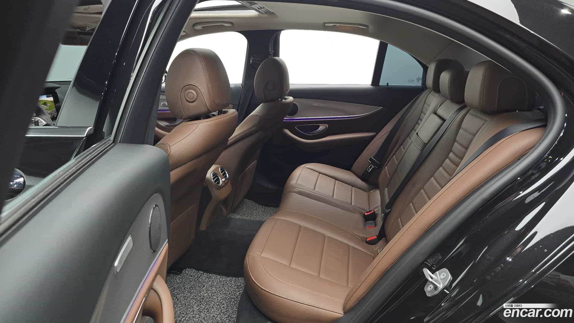 E-Class Mercedes-Benz 2018.2-OPTION-016