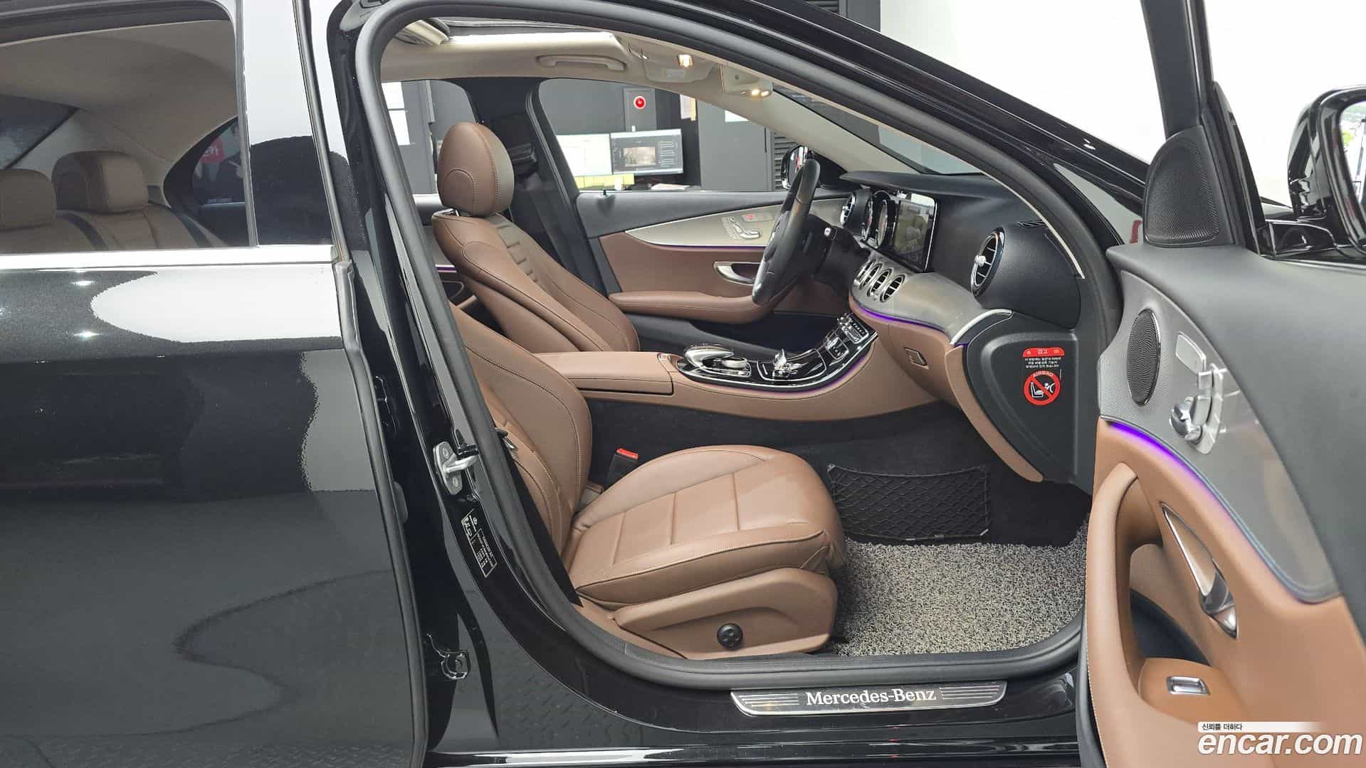 E-Class Mercedes-Benz 2018.2-INNER-036