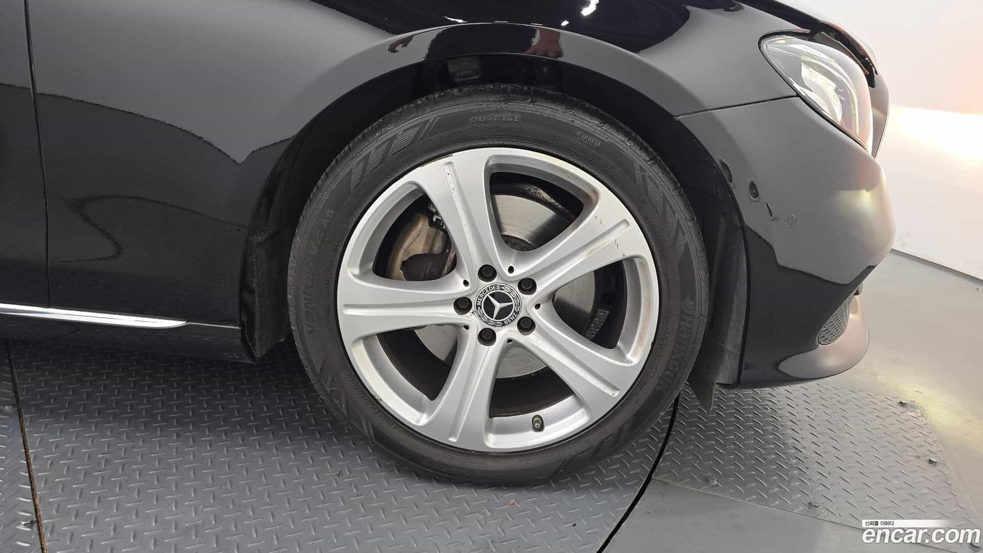 E-Class Mercedes-Benz 2018.2-OPTION-044