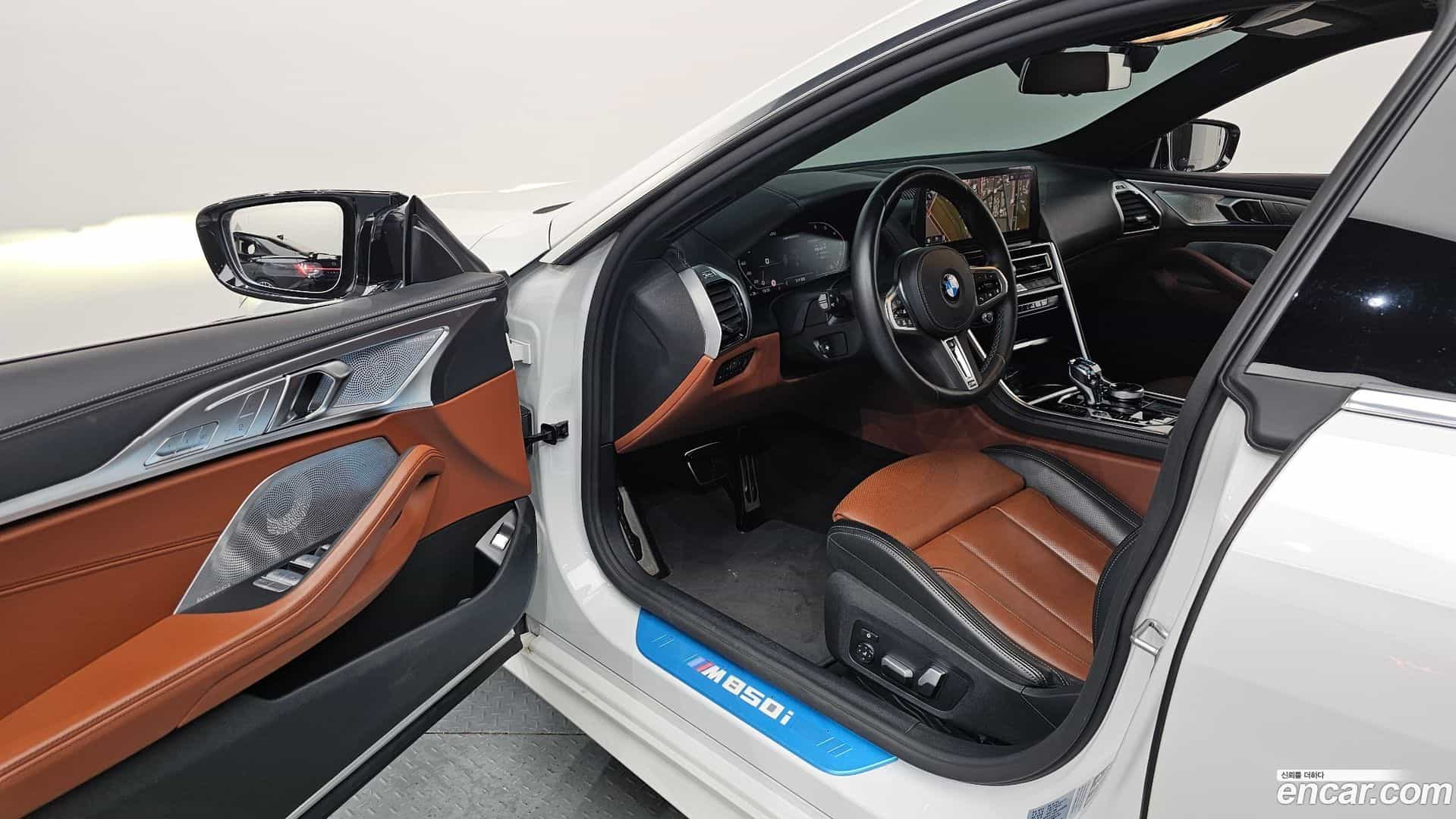 8-Series BMW 2024.11-INNER-010